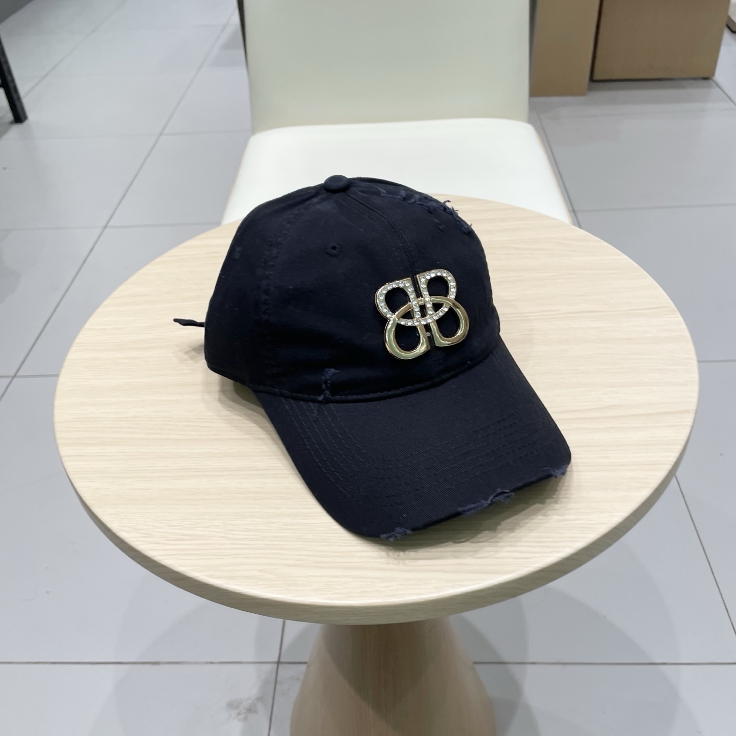  BALENCIAGA巴黎世家2025新款logo棒球帽，很酷的色系，巴黎粉必入款！