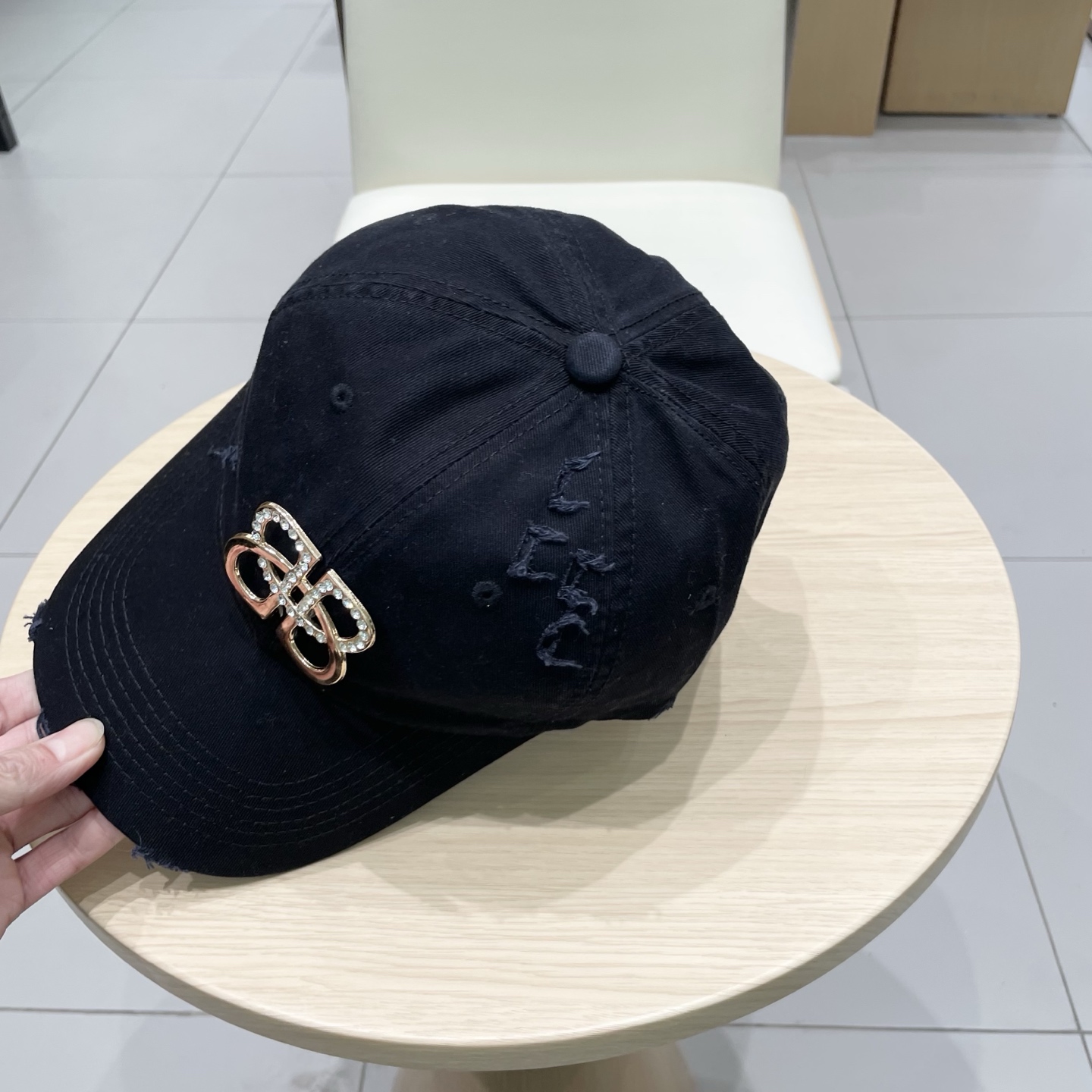  BALENCIAGA巴黎世家2025新款logo棒球帽，很酷的色系，巴黎粉必入款！