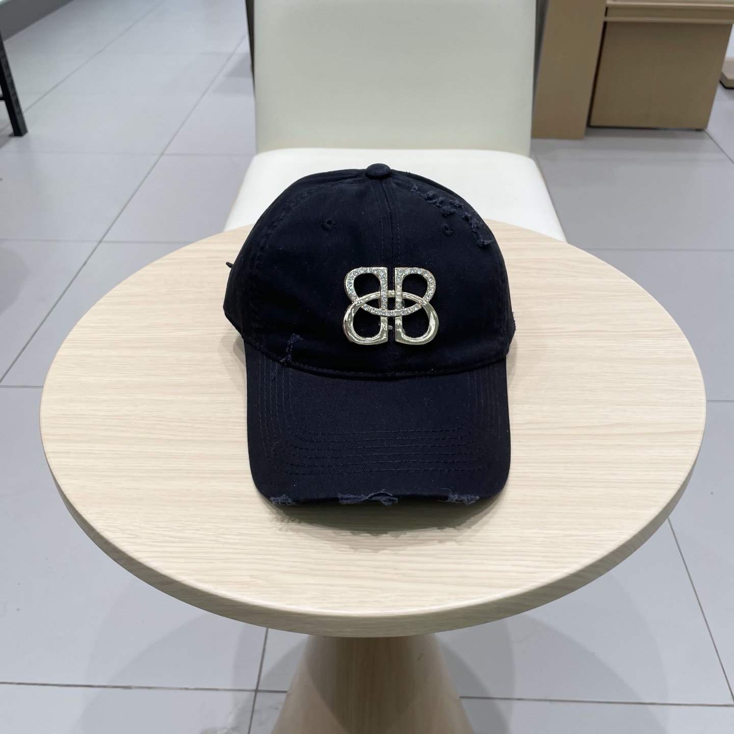  BALENCIAGA巴黎世家2025新款logo棒球帽，很酷的色系，巴黎粉必入款！