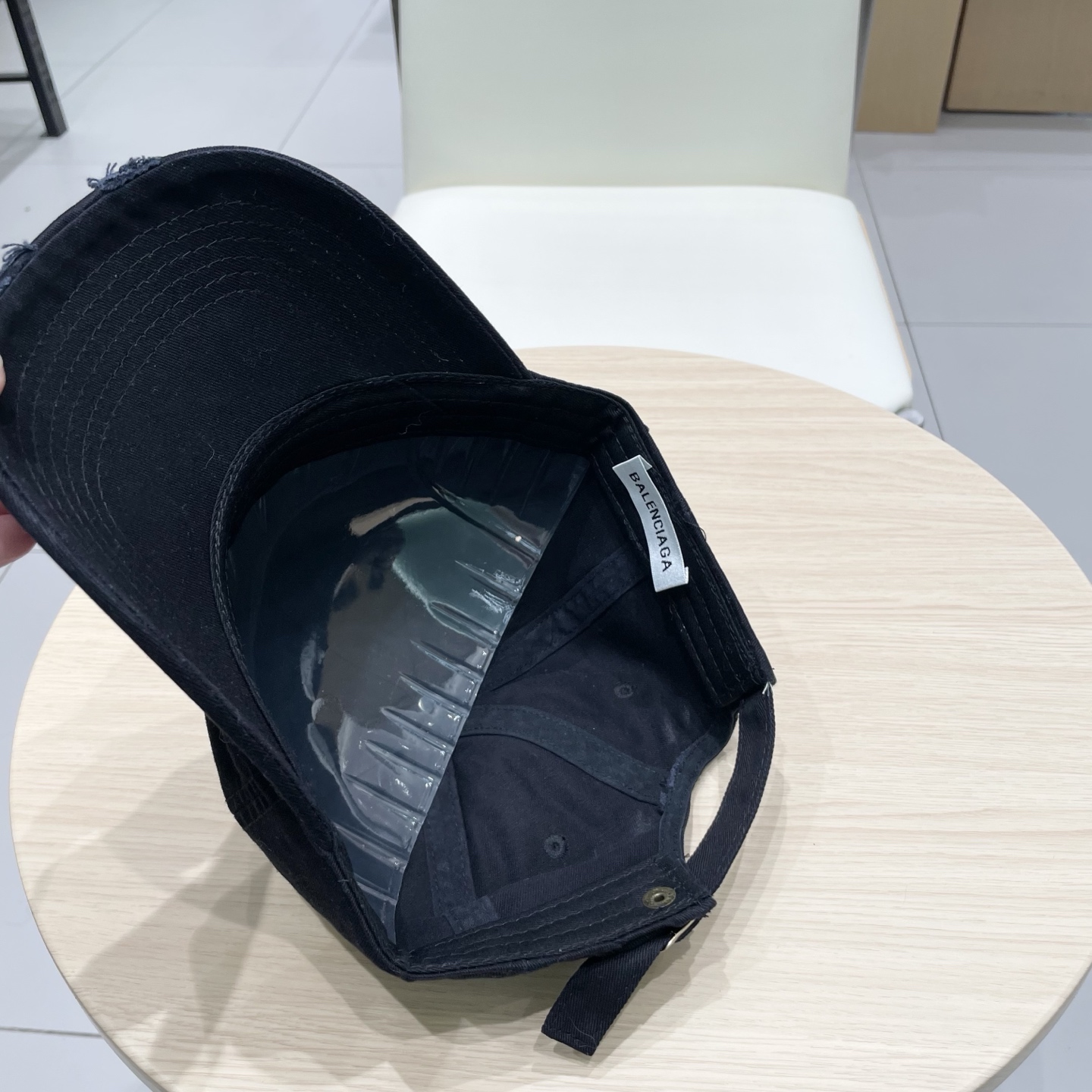  BALENCIAGA巴黎世家2025新款logo棒球帽，很酷的色系，巴黎粉必入款！