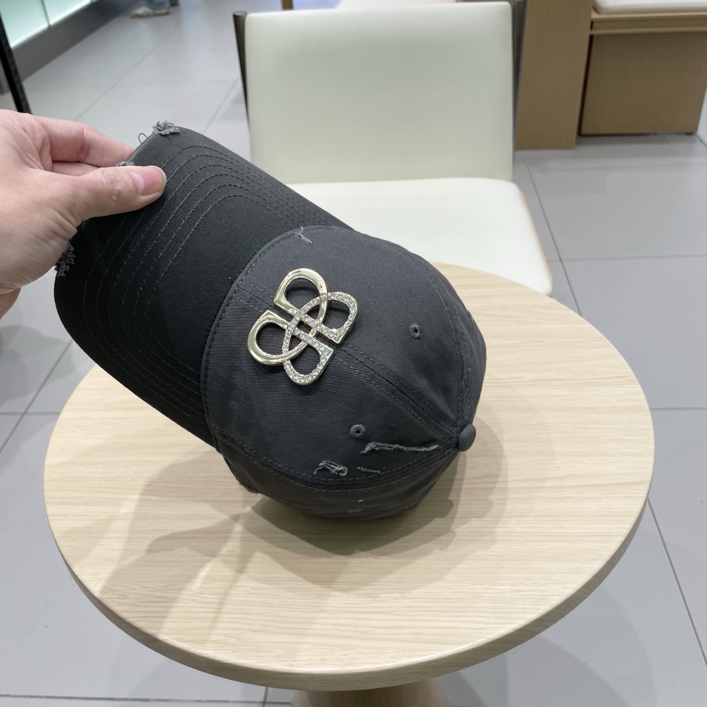  BALENCIAGA巴黎世家2025新款logo棒球帽，很酷的色系，巴黎粉必入款！