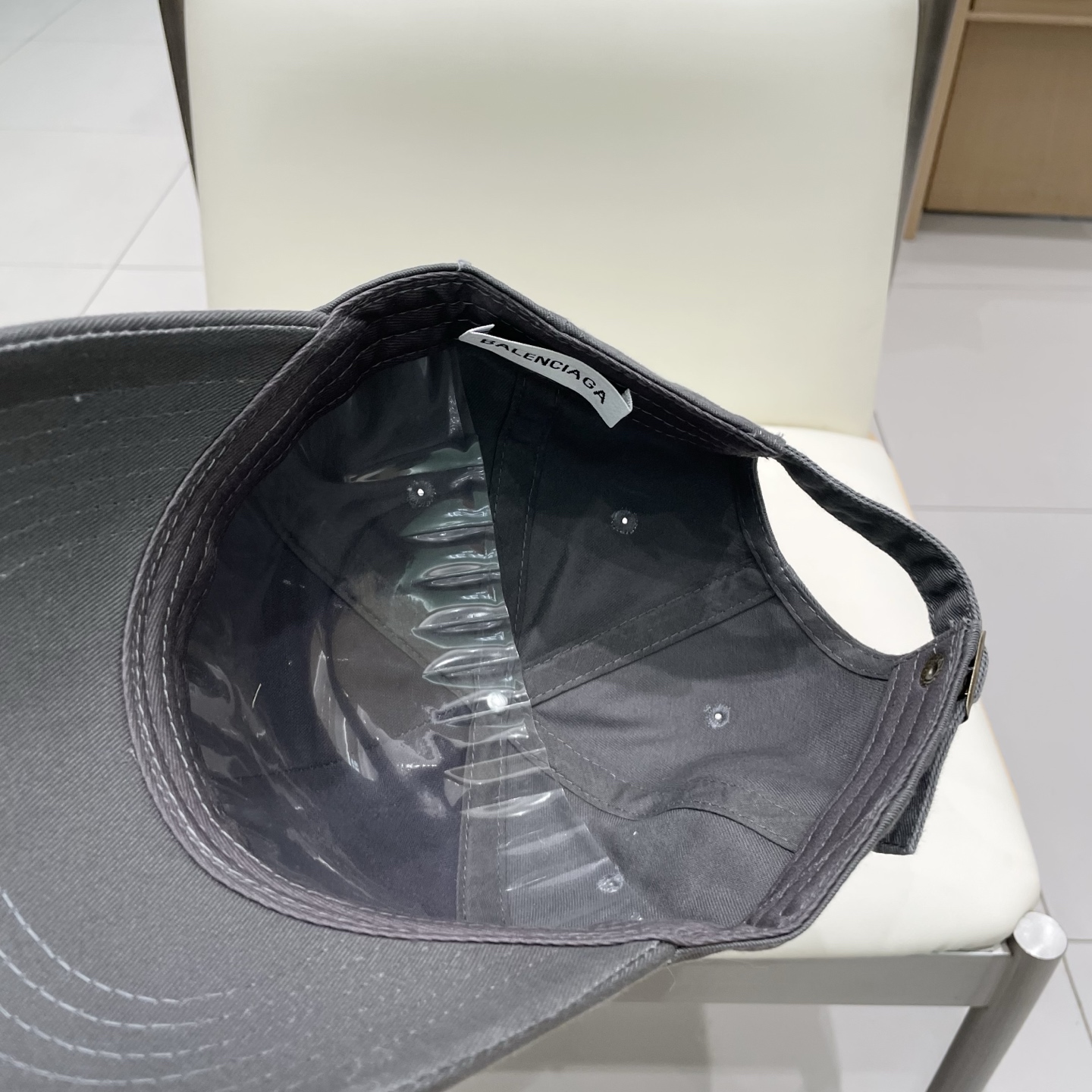  BALENCIAGA巴黎世家2025新款logo棒球帽，很酷的色系，巴黎粉必入款！