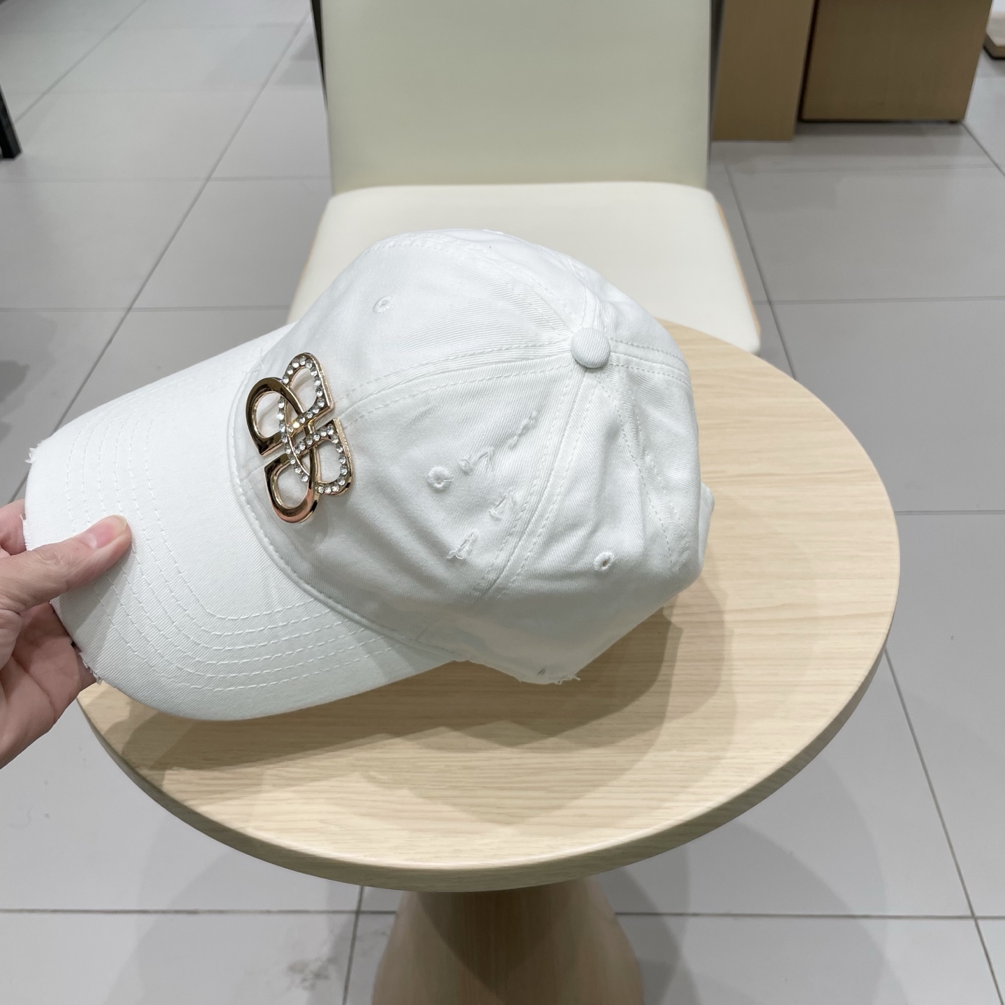  BALENCIAGA巴黎世家2025新款logo棒球帽，很酷的色系，巴黎粉必入款！