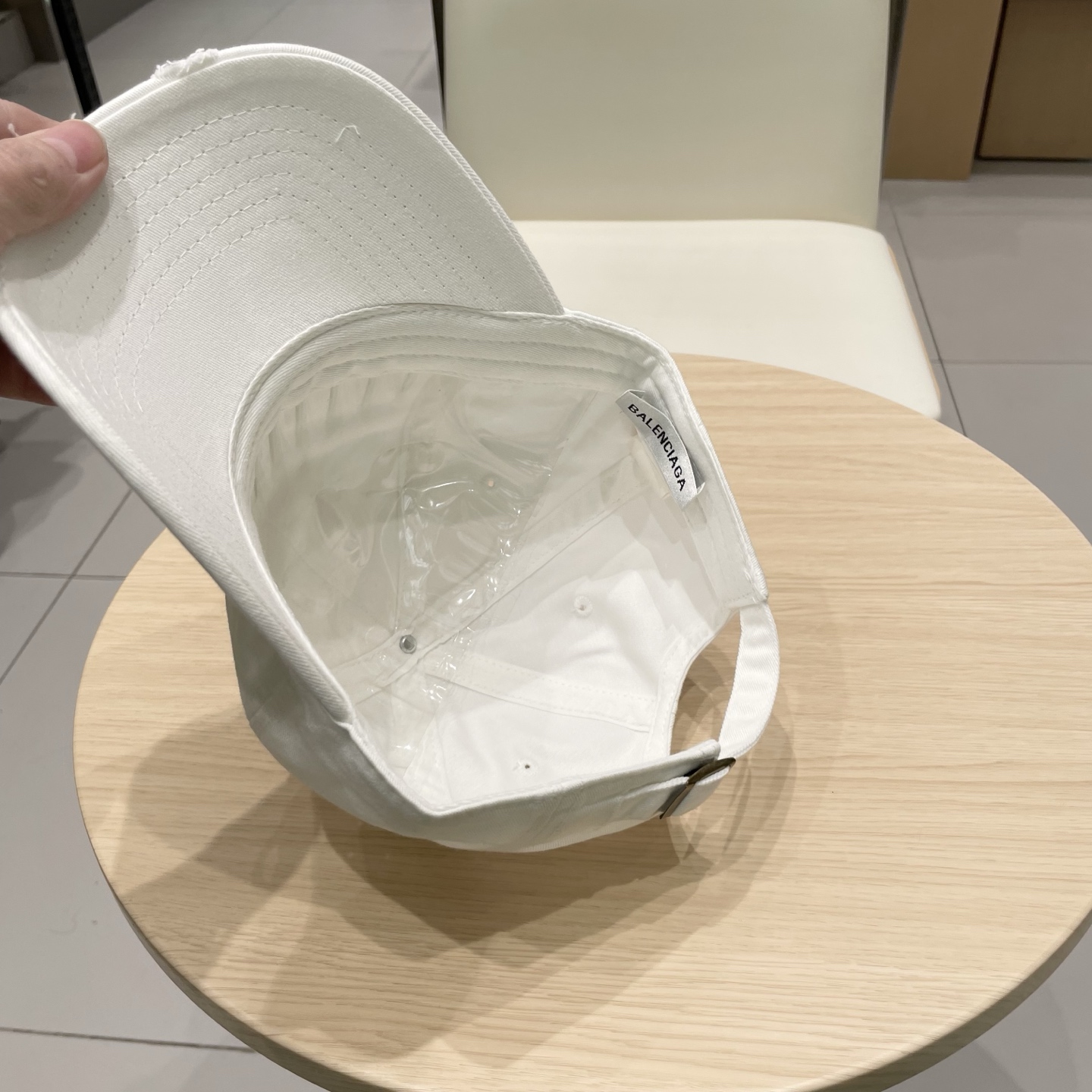  BALENCIAGA巴黎世家2025新款logo棒球帽，很酷的色系，巴黎粉必入款！