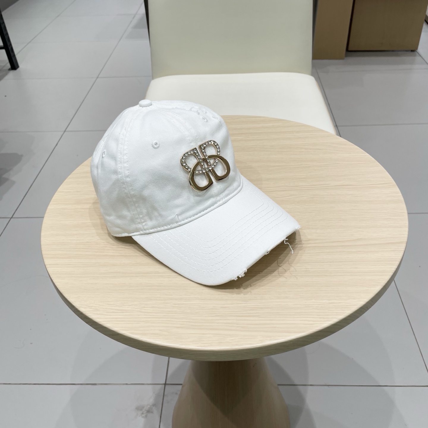  BALENCIAGA巴黎世家2025新款logo棒球帽，很酷的色系，巴黎粉必入款！