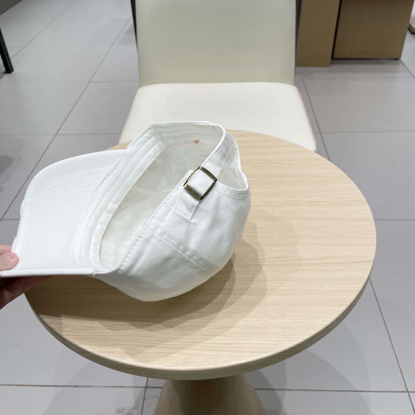  BALENCIAGA巴黎世家2025新款logo棒球帽，很酷的色系，巴黎粉必入款！