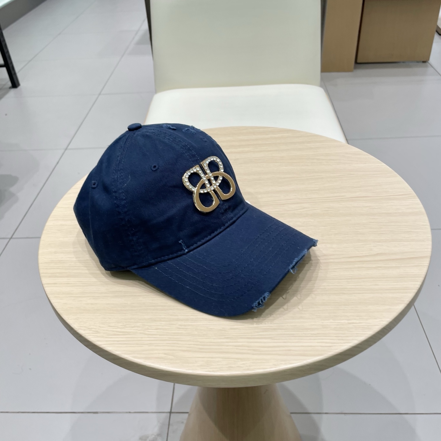  BALENCIAGA巴黎世家2025新款logo棒球帽，很酷的色系，巴黎粉必入款！