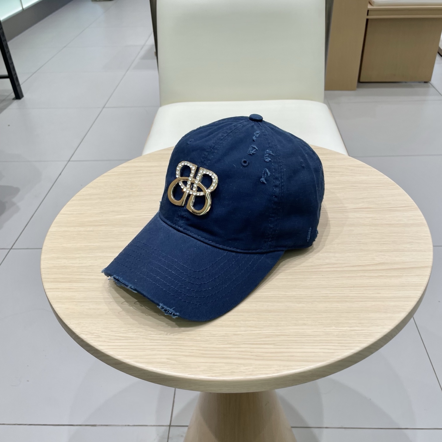  BALENCIAGA巴黎世家2025新款logo棒球帽，很酷的色系，巴黎粉必入款！