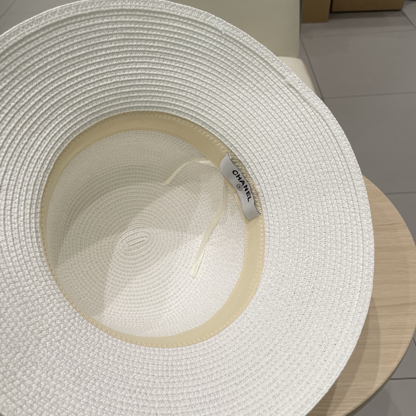  Chanel 渔夫帽子女夏季圆顶帽日系百搭出游防晒草帽韩版字母织带遮阳盆帽