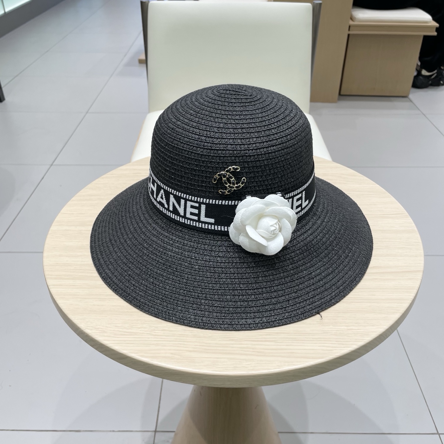  Chanel 渔夫帽子女夏季圆顶帽日系百搭出游防晒草帽韩版字母织带遮阳盆帽