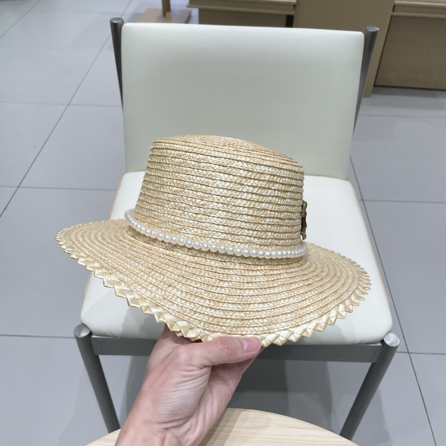  Chanel 欧美风格春夏法式珍珠链子麦秆平顶草帽旅游度假防晒遮阳沙滩帽女