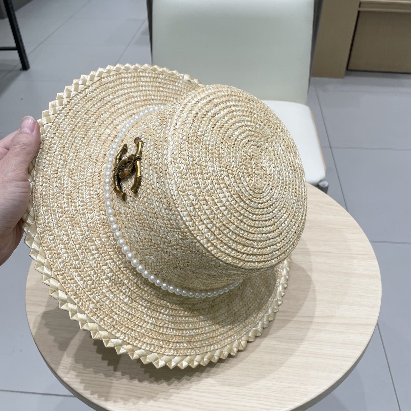  Chanel 欧美风格春夏法式珍珠链子麦秆平顶草帽旅游度假防晒遮阳沙滩帽女