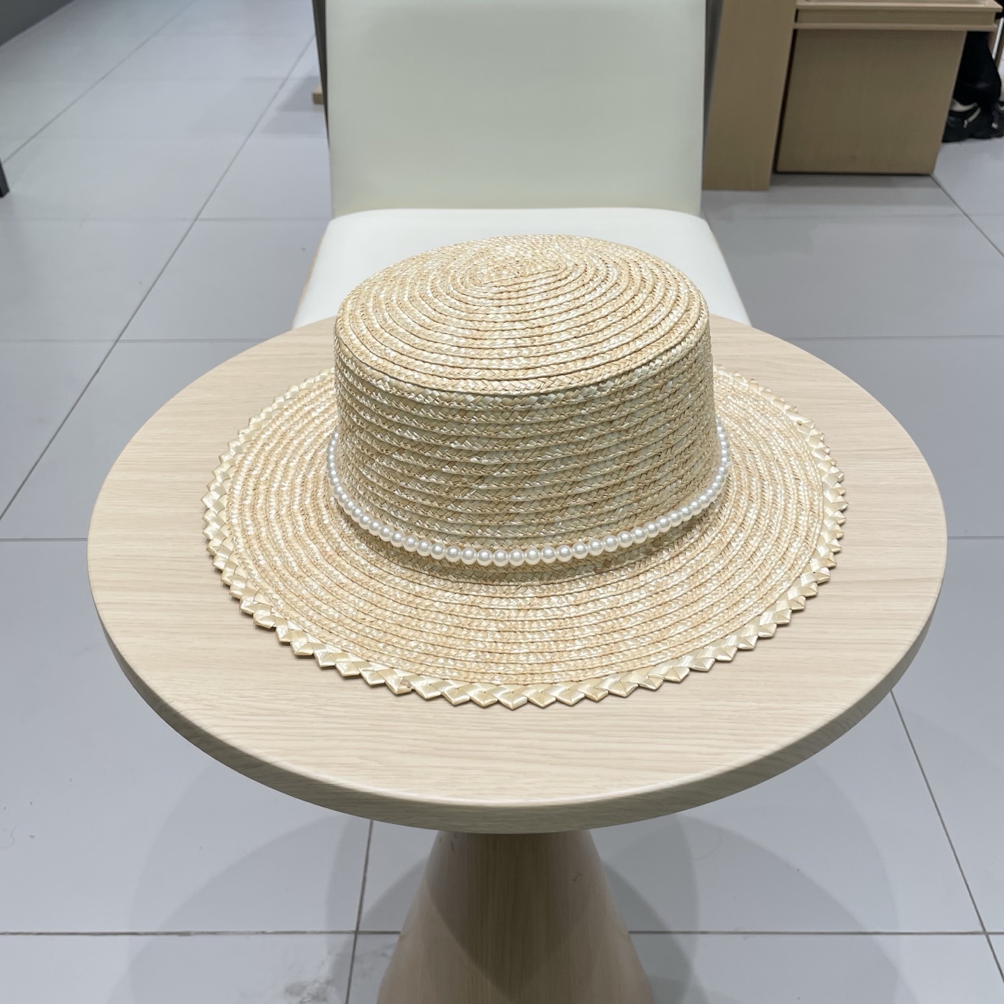  Chanel 欧美风格春夏法式珍珠链子麦秆平顶草帽旅游度假防晒遮阳沙滩帽女