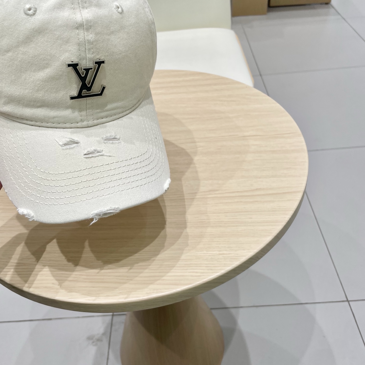  lv路易威登做旧破洞纯色棒球帽女夏季百搭休闲宽檐大头围水洗遮阳情侣鸭舌帽