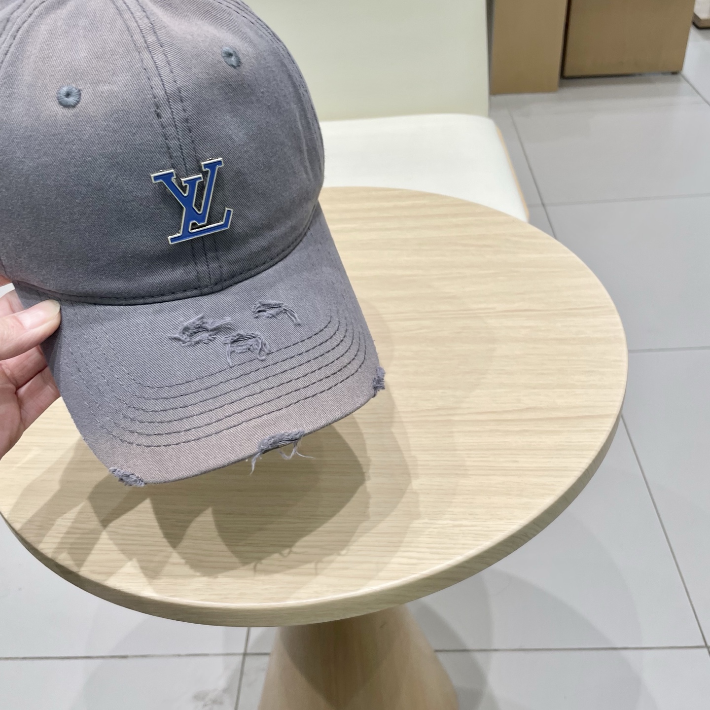  lv路易威登做旧破洞纯色棒球帽女夏季百搭休闲宽檐大头围水洗遮阳情侣鸭舌帽