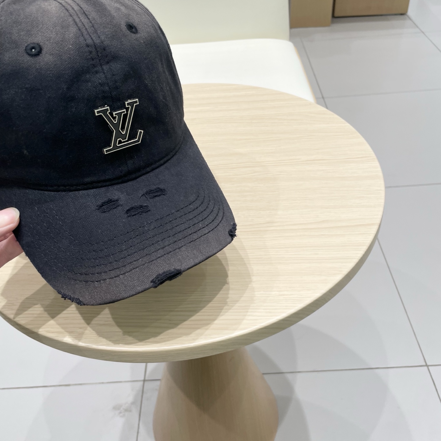  lv路易威登做旧破洞纯色棒球帽女夏季百搭休闲宽檐大头围水洗遮阳情侣鸭舌帽