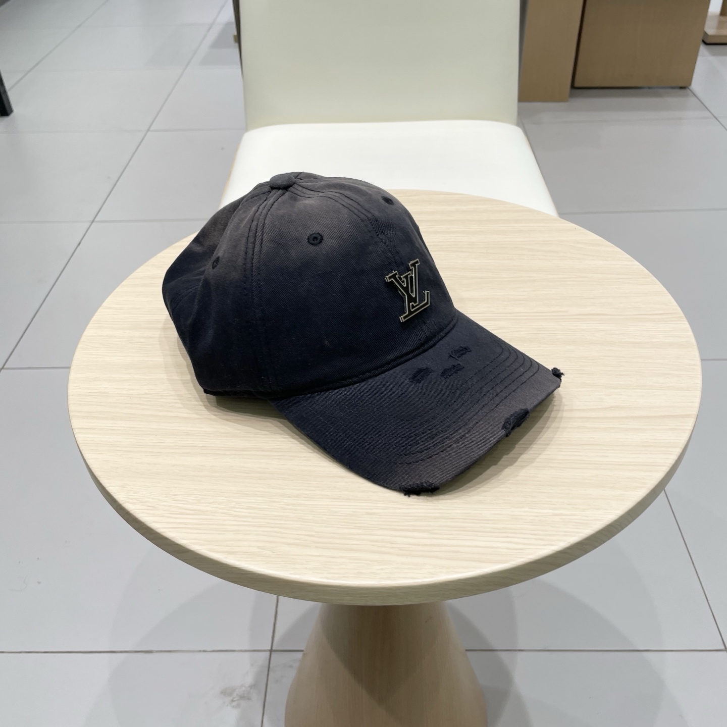  lv路易威登做旧破洞纯色棒球帽女夏季百搭休闲宽檐大头围水洗遮阳情侣鸭舌帽