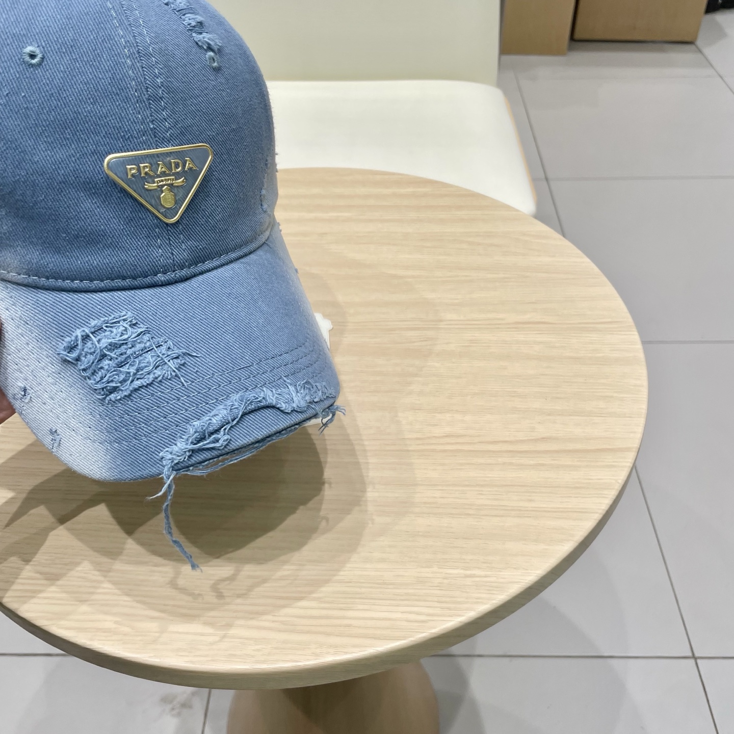 普拉达Prada大头围破洞美式显脸小棒球帽女春夏防晒做旧加深设计感鸭舌帽子男