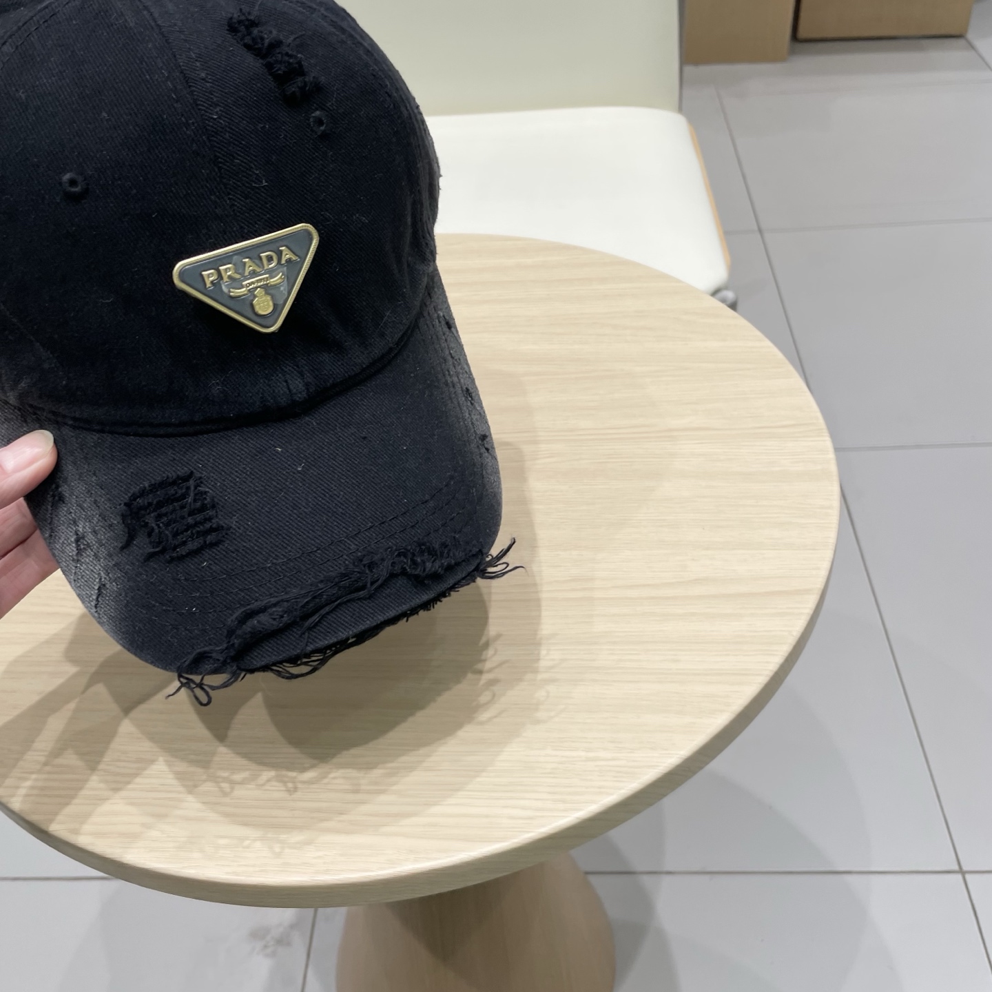 普拉达Prada大头围破洞美式显脸小棒球帽女春夏防晒做旧加深设计感鸭舌帽子男