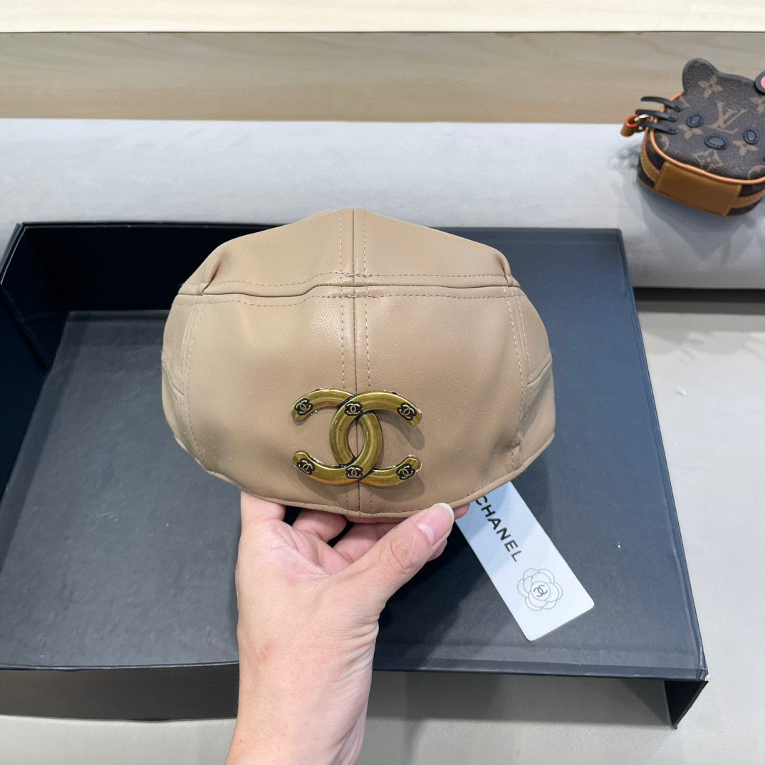  Chanel香奈儿复古PU皮质反戴前进帽女秋冬百搭辣妹个性情侣显脸小贝雷帽子