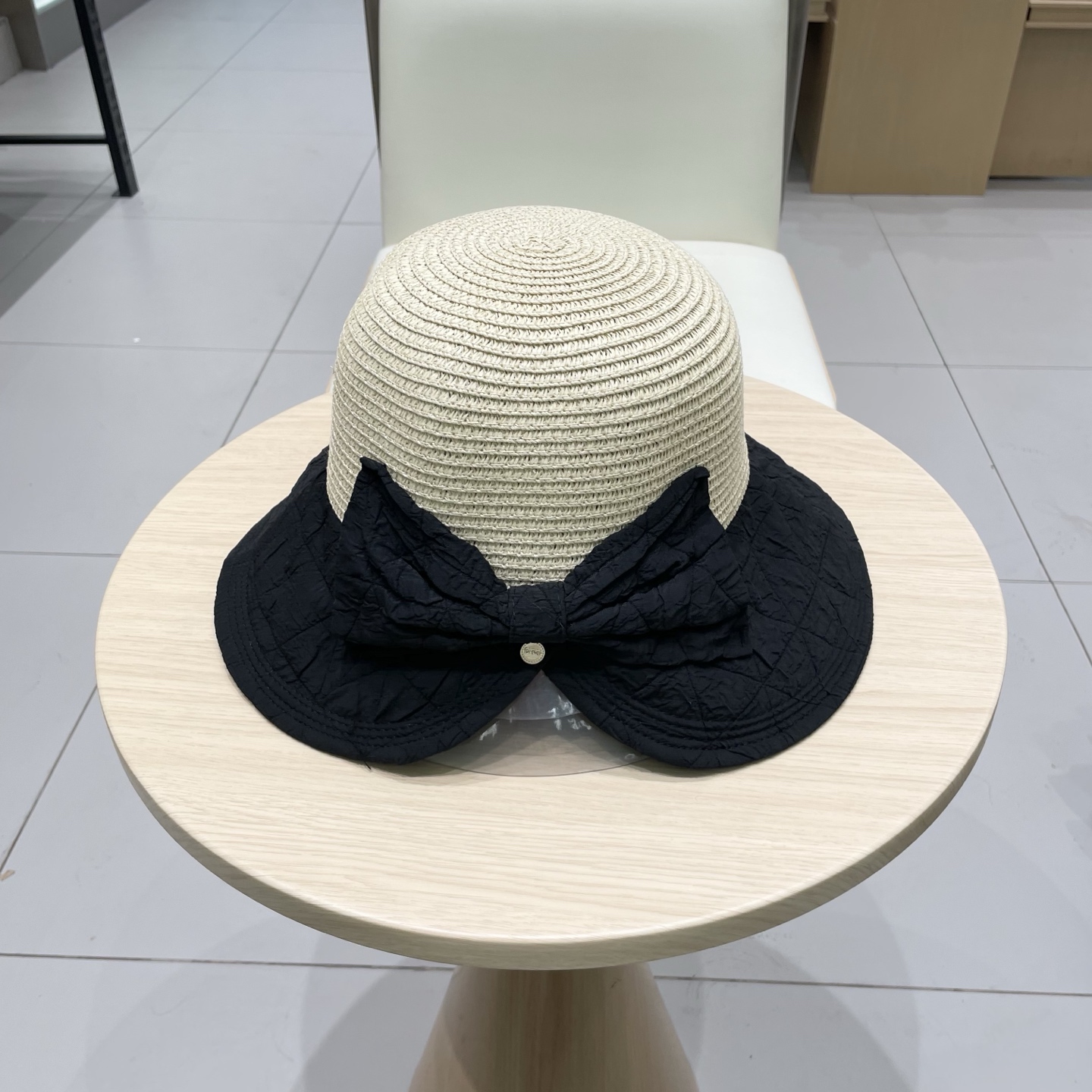   路易威登lVLouisVuitton蝴蝶结渔夫帽女夏季遮阳防晒草帽时尚洋气拼接草编显脸小盆帽