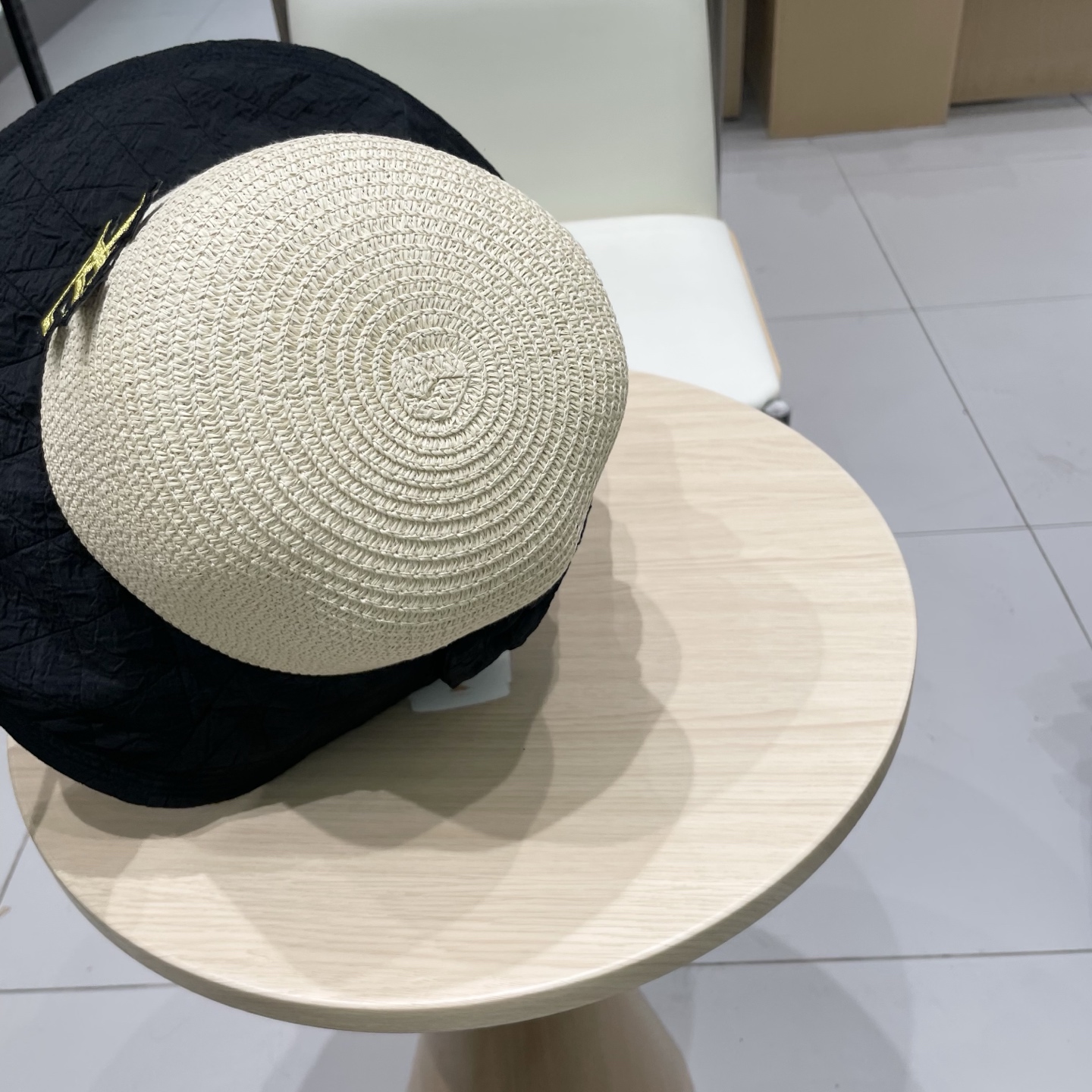   路易威登lVLouisVuitton蝴蝶结渔夫帽女夏季遮阳防晒草帽时尚洋气拼接草编显脸小盆帽