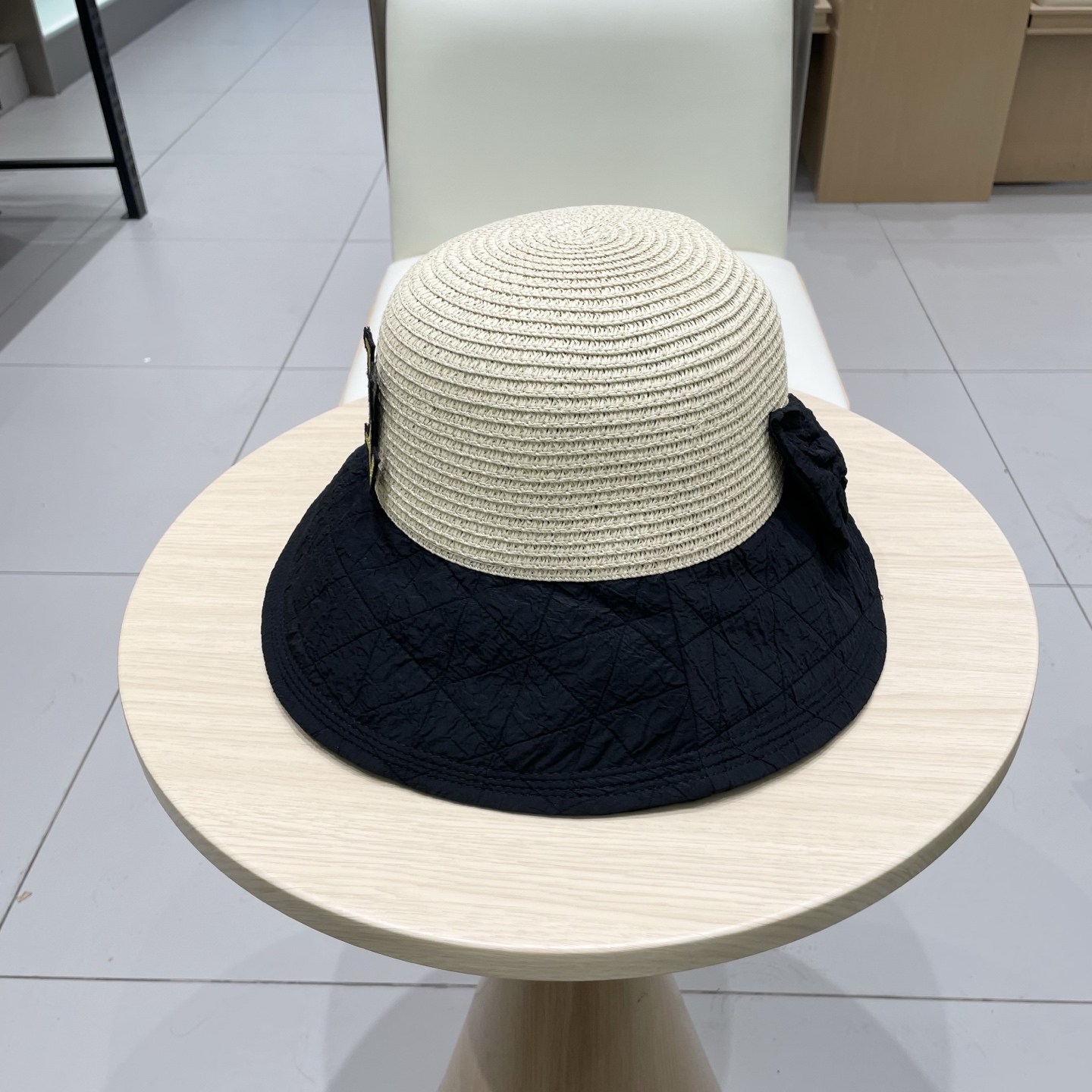   路易威登lVLouisVuitton蝴蝶结渔夫帽女夏季遮阳防晒草帽时尚洋气拼接草编显脸小盆帽