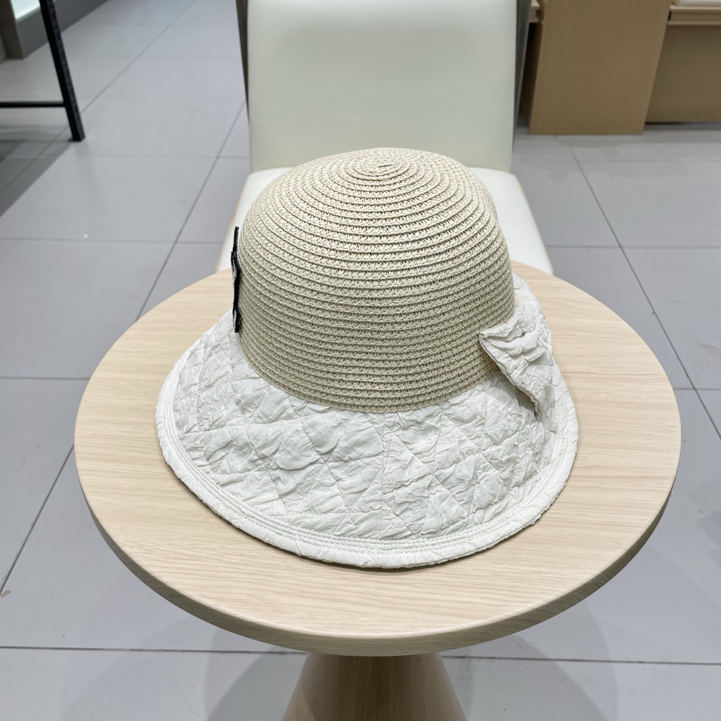   路易威登lVLouisVuitton蝴蝶结渔夫帽女夏季遮阳防晒草帽时尚洋气拼接草编显脸小盆帽