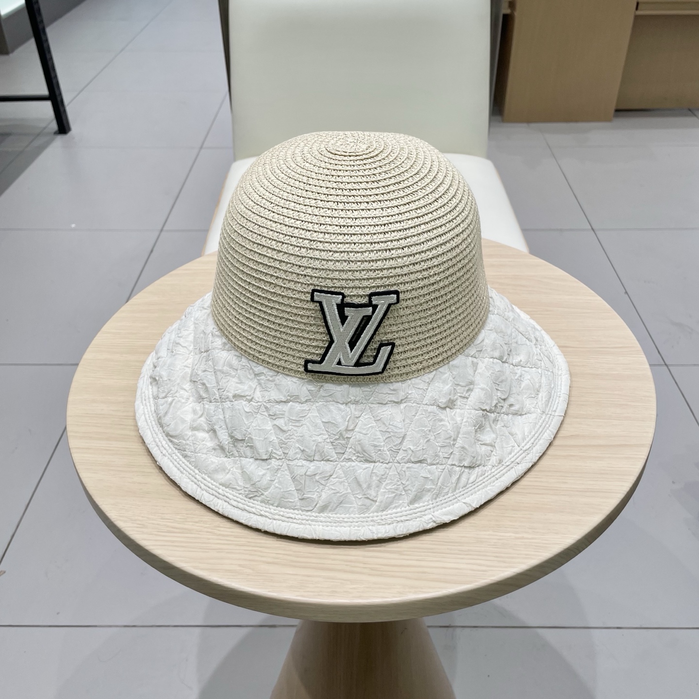 NO:224353,Louis Vuitton lV Louis Vuitton bow fisherman hat women summer sun protection straw hat fashionable fashionable splicing straw woven face small pot hat straw hat fisherman hat baseball hat knit hat, hat, louis vuitton, louis vuitton, louis vuitton, espadrilles, espadrilles, hats19860909路易威登lVLouisVuitton蝴蝶结渔夫帽女夏季遮阳防晒草帽时尚洋气拼接草编显脸小盆帽帽子草帽渔夫帽棒球帽针织帽,帽子,louis vuitton,louis vuitton,louis vuitton,espadrilles,espadrilles,hats,hat