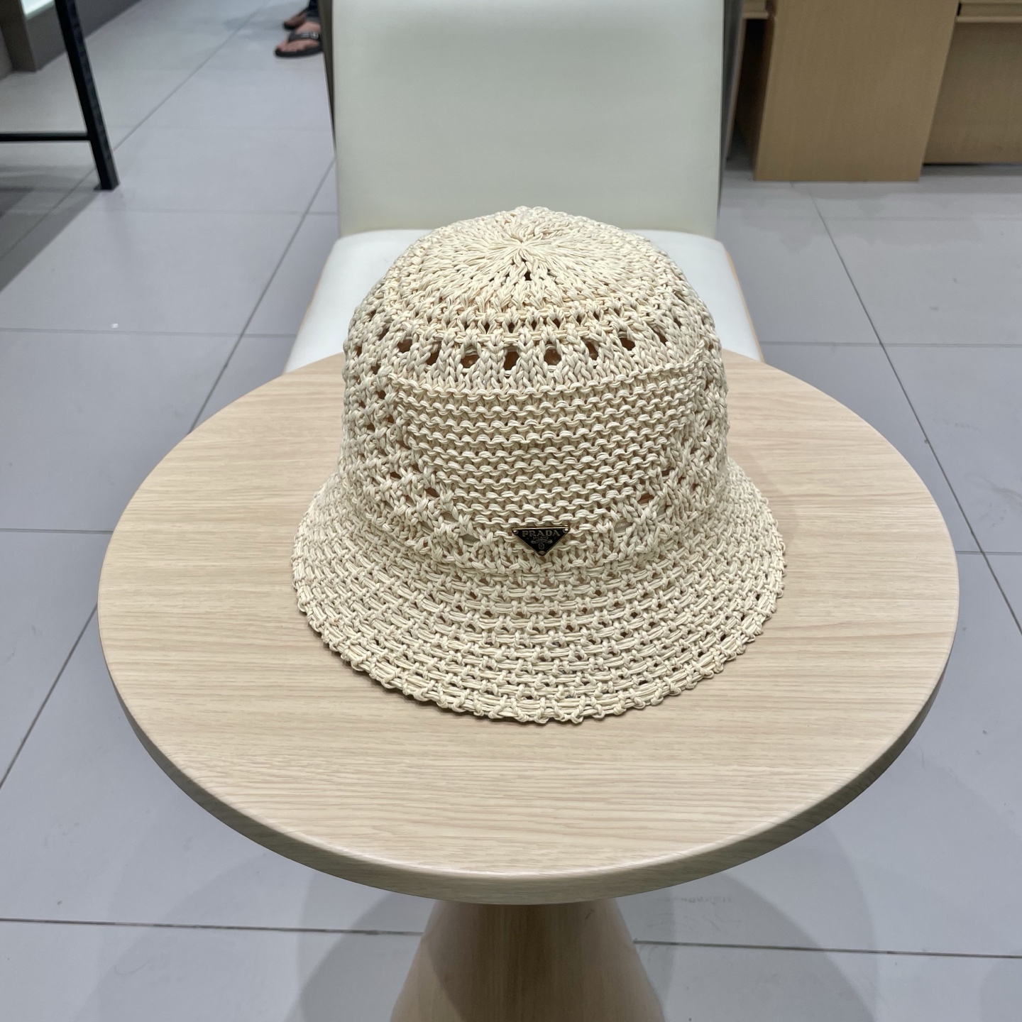  PRADA普拉达2025新款韩版遮阳渔夫帽女夏季纯色太阳帽镂空针织甜美显脸小盆帽