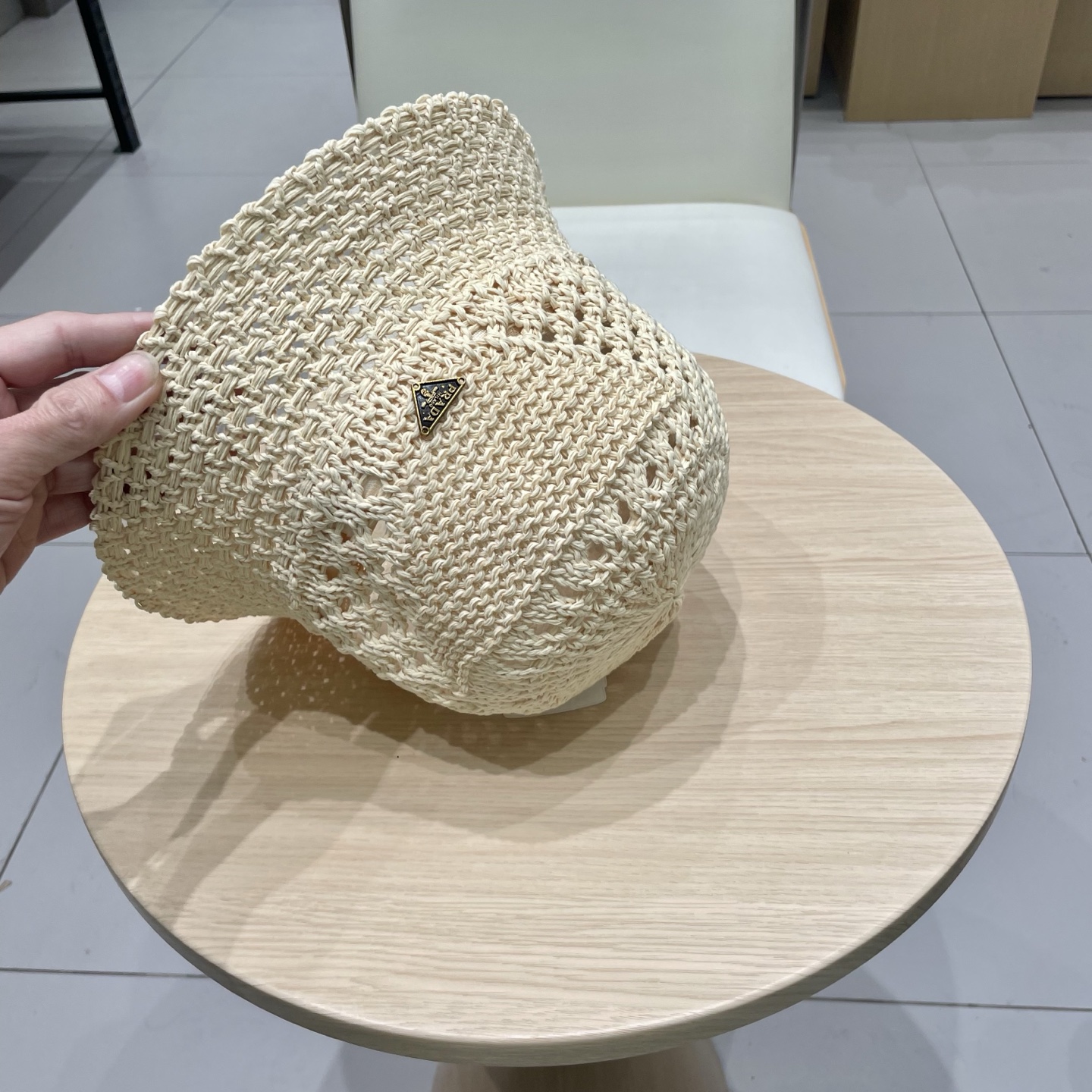  PRADA普拉达2025新款韩版遮阳渔夫帽女夏季纯色太阳帽镂空针织甜美显脸小盆帽