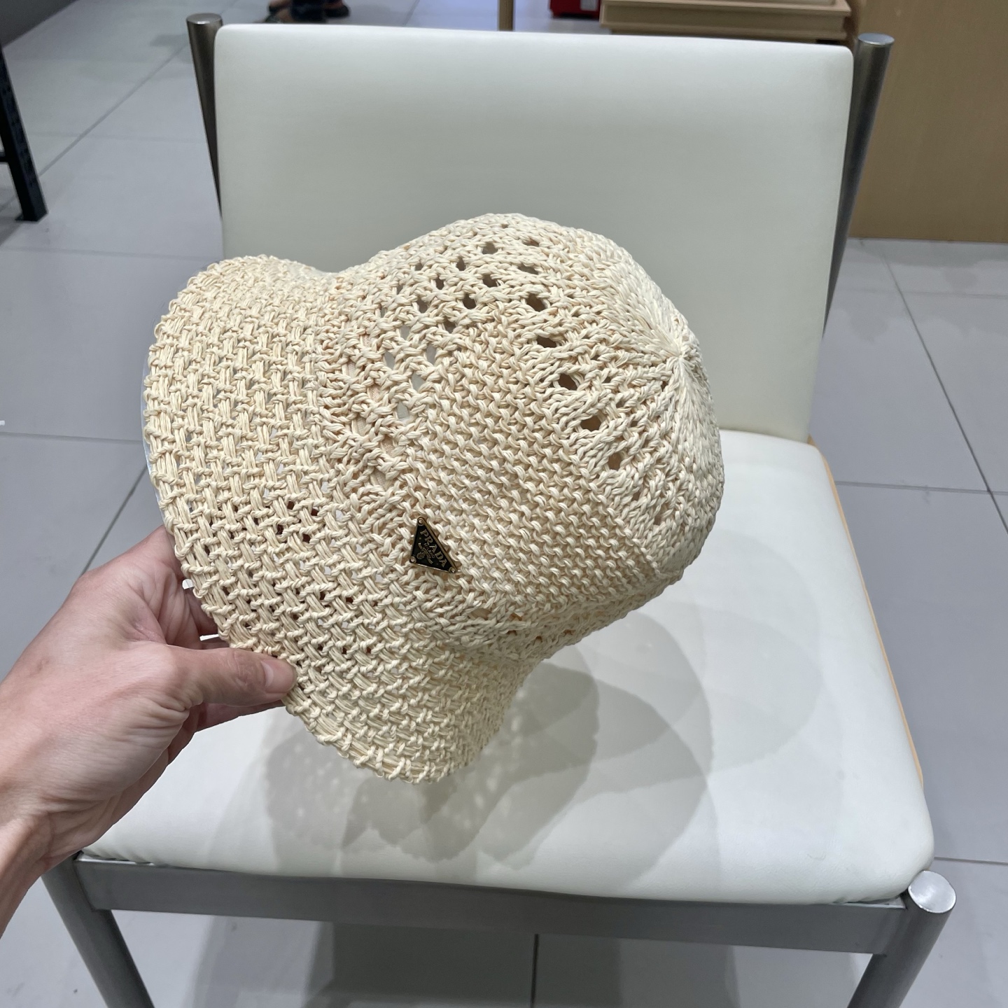  PRADA普拉达2025新款韩版遮阳渔夫帽女夏季纯色太阳帽镂空针织甜美显脸小盆帽