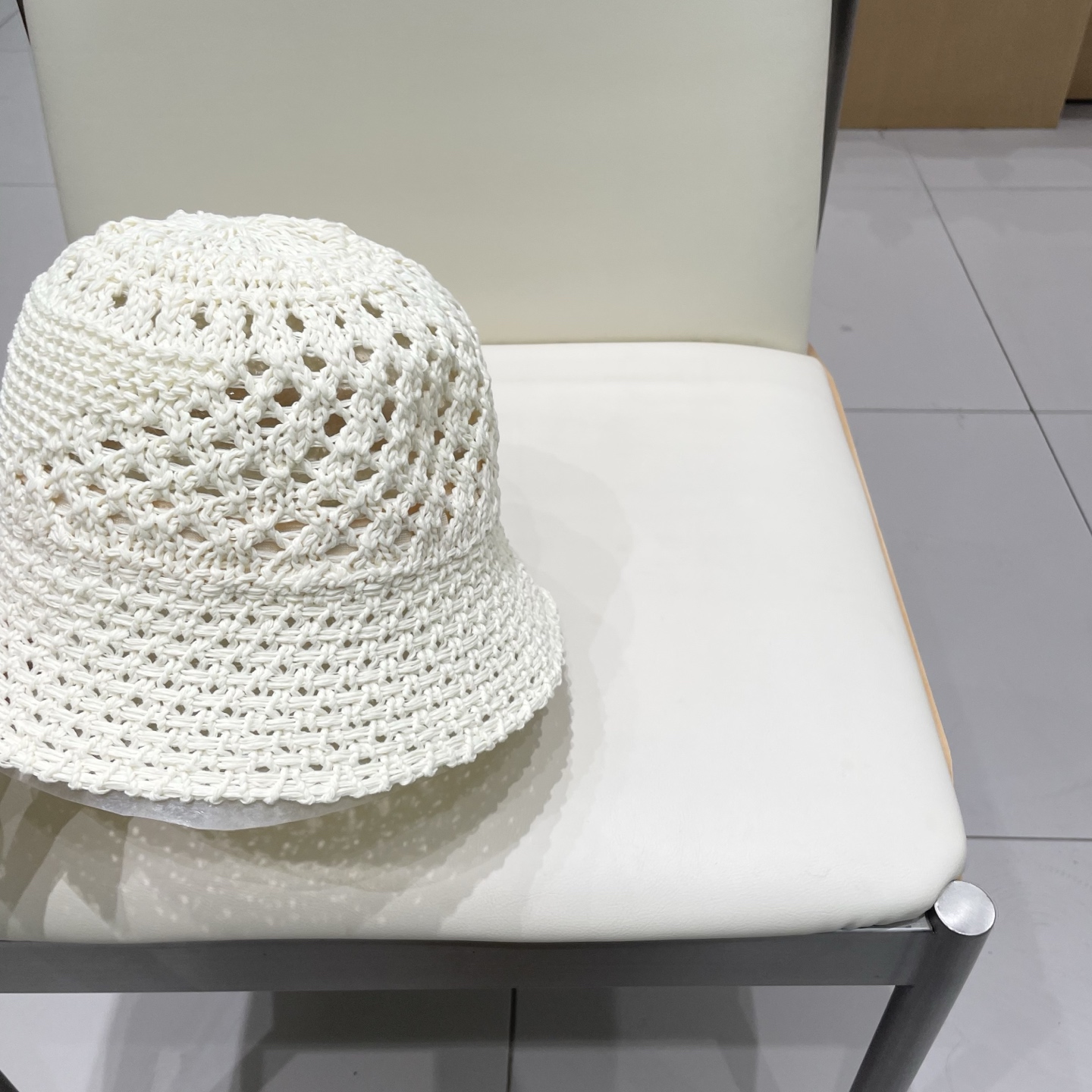  PRADA普拉达2025新款韩版遮阳渔夫帽女夏季纯色太阳帽镂空针织甜美显脸小盆帽