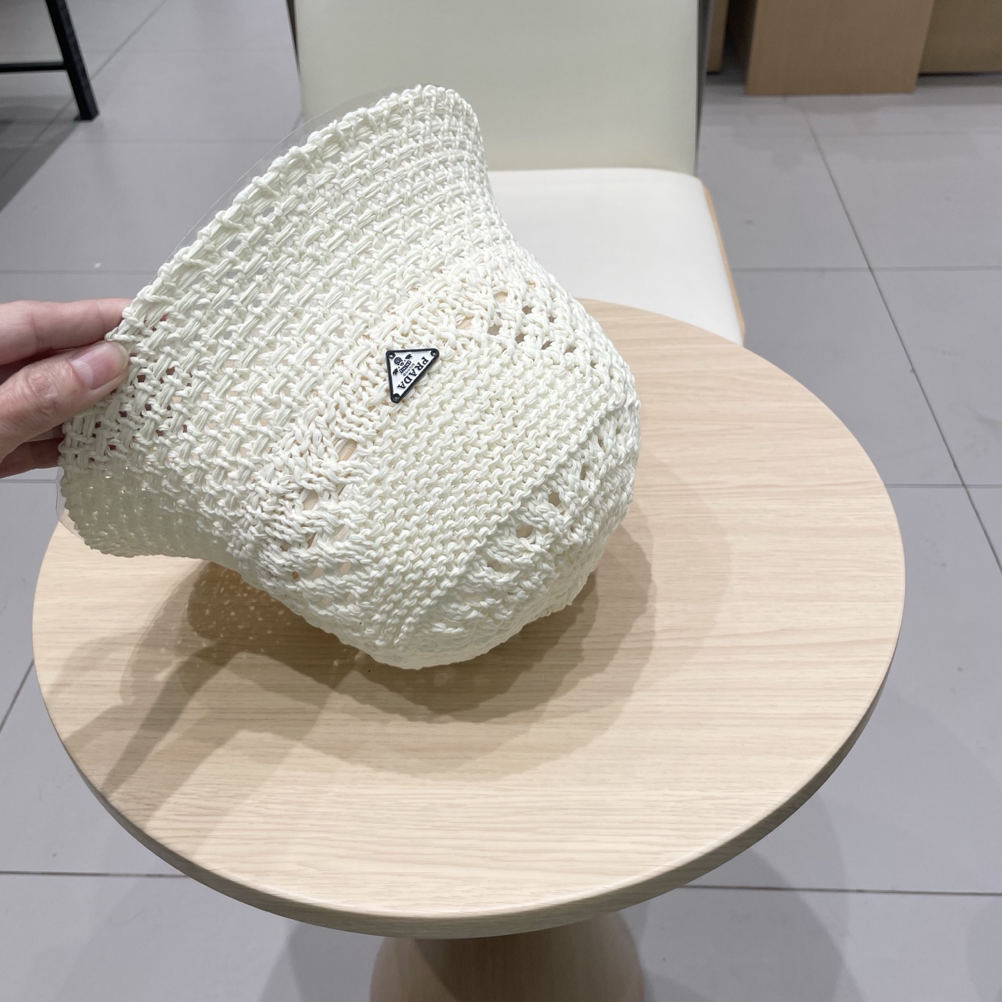  PRADA普拉达2025新款韩版遮阳渔夫帽女夏季纯色太阳帽镂空针织甜美显脸小盆帽