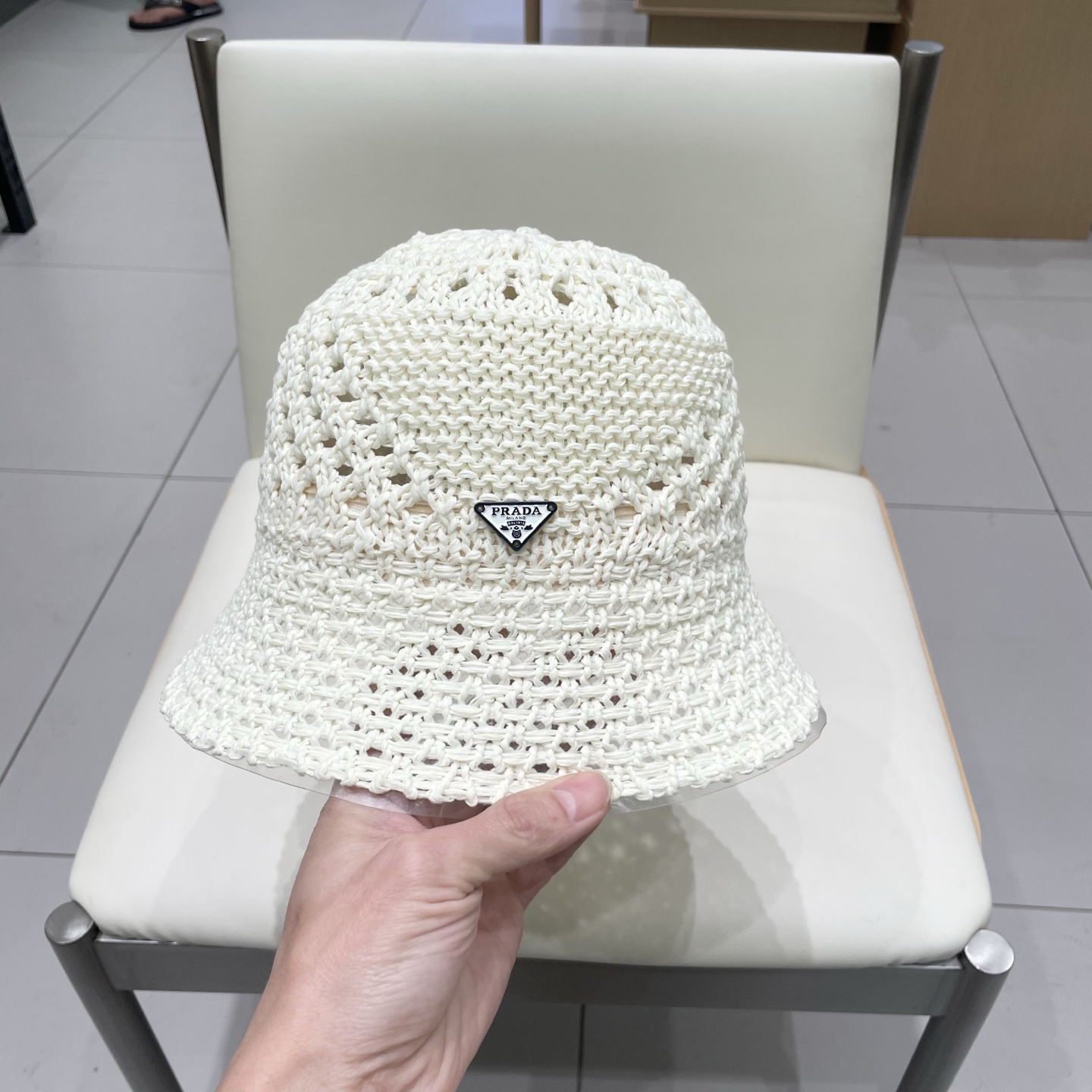  PRADA普拉达2025新款韩版遮阳渔夫帽女夏季纯色太阳帽镂空针织甜美显脸小盆帽