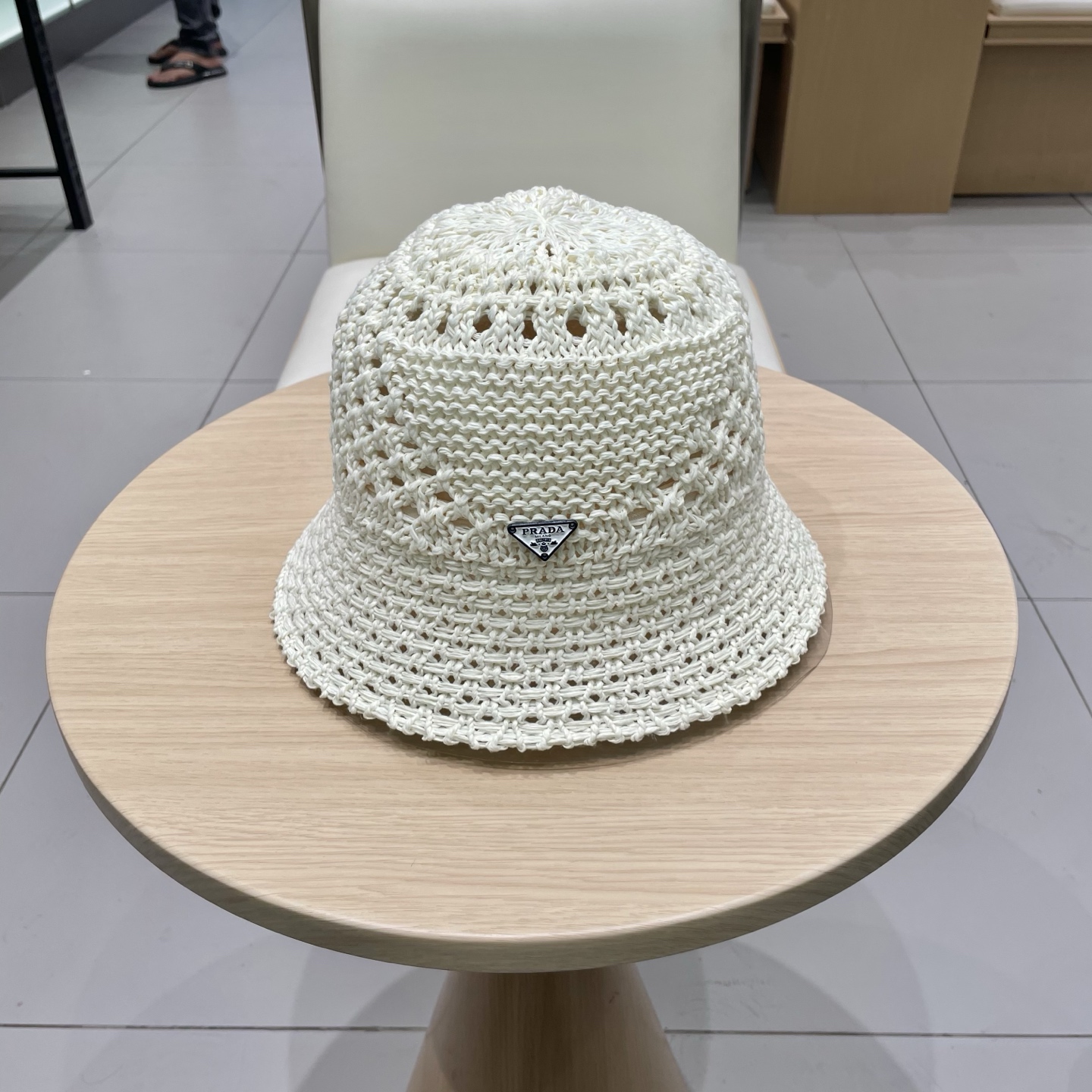  PRADA普拉达2025新款韩版遮阳渔夫帽女夏季纯色太阳帽镂空针织甜美显脸小盆帽