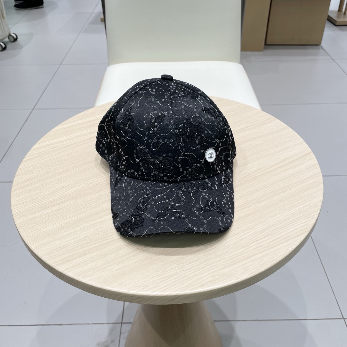 NO:224348,Chanel CHANEL new baseball cap, Xiaoxiang classic simple, fashionable and casual design New hat Straw hat Fisherman hat Baseball cap Knitted hat, hat, chanel, chanel, espadrilles, hats19860909香奈儿CHANEL 新品棒球帽,小香经典简约,时尚休闲设计 跑量新品帽子草帽渔夫帽棒球帽针织帽,帽子,chanel,chanel,espadrilles,hats,hat