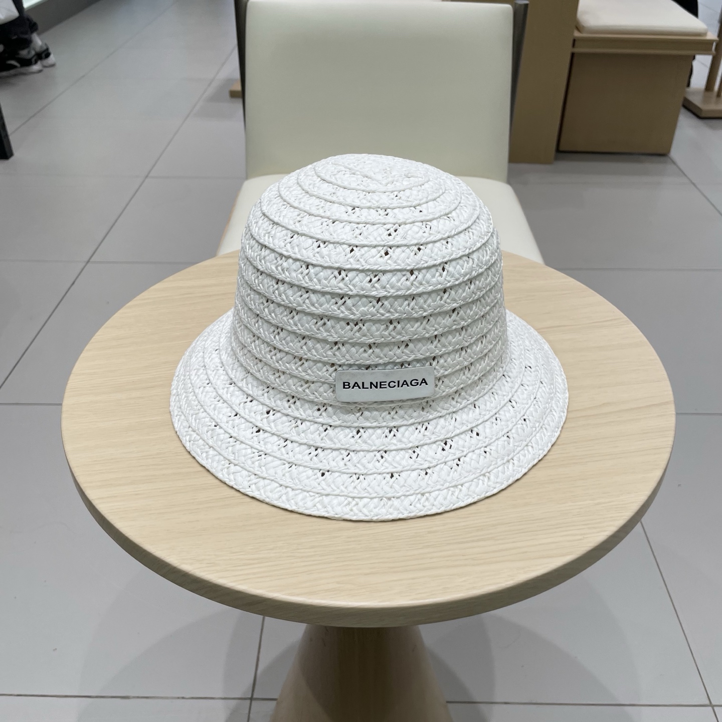 巴黎世家镂空圆顶礼帽，遮阳草帽，头围57cm