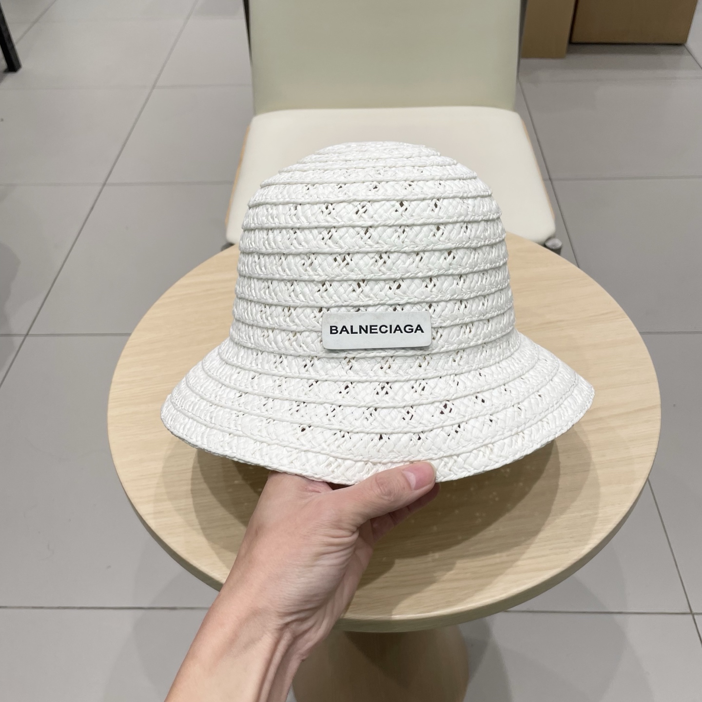  巴黎世家镂空圆顶礼帽，遮阳草帽，头围57cm