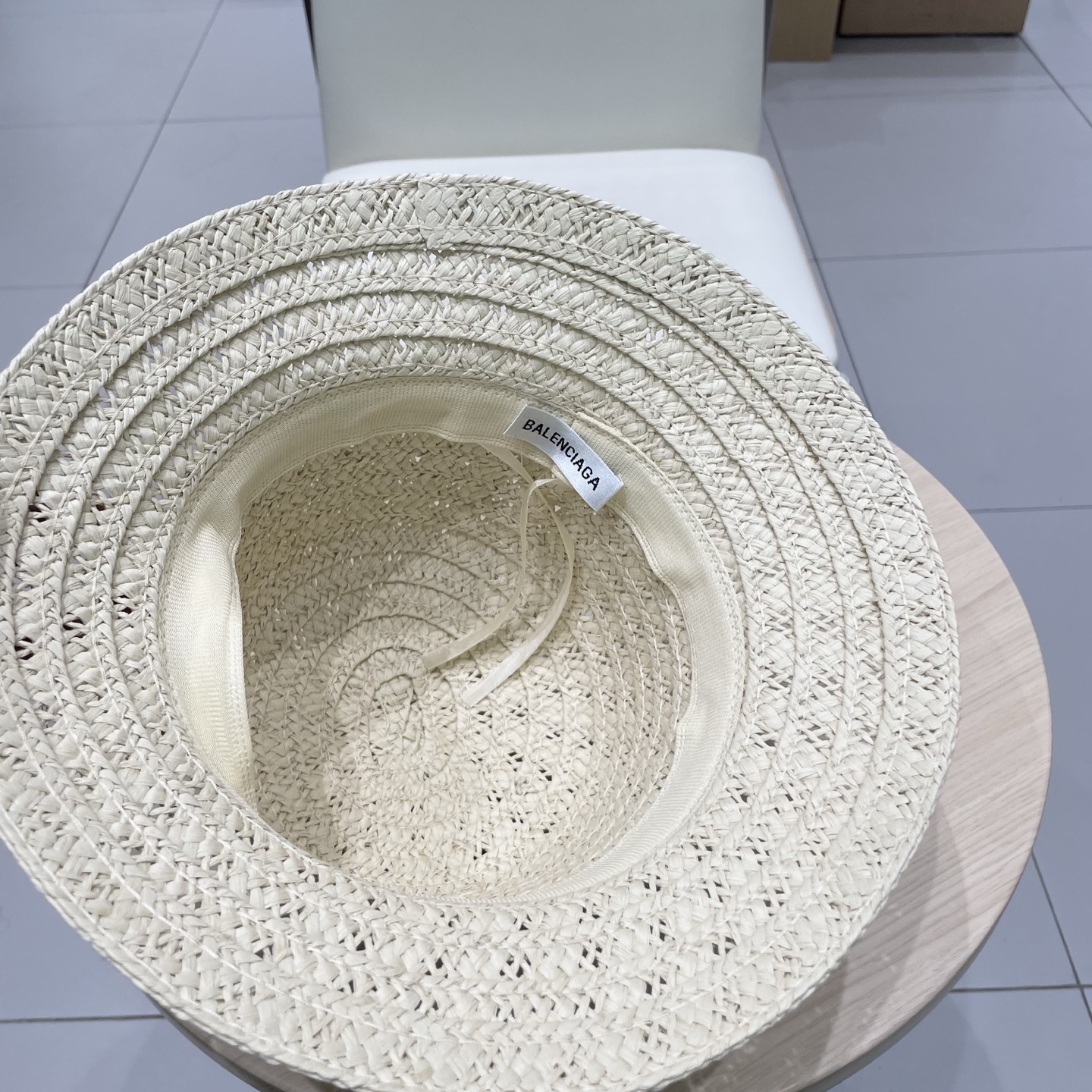  巴黎世家镂空圆顶礼帽，遮阳草帽，头围57cm