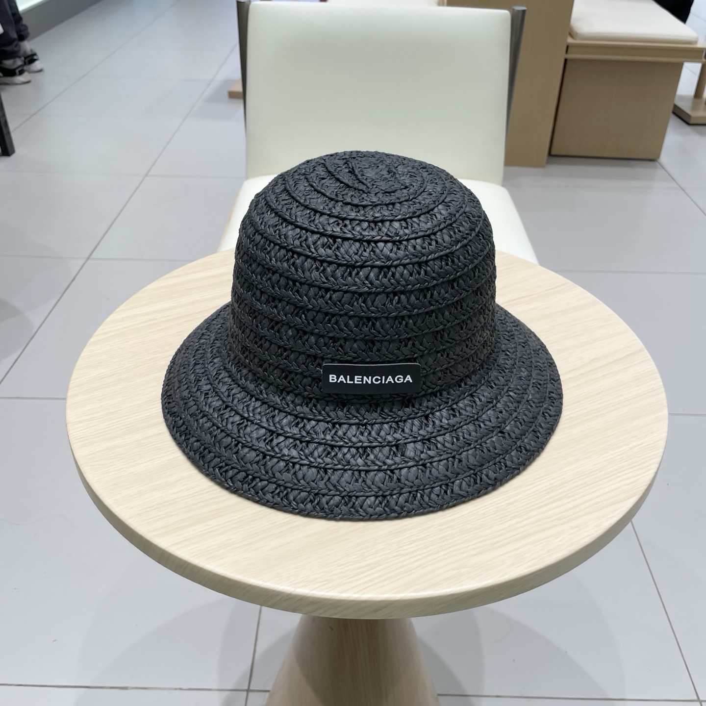 NO:224350,Balenciaga hollow top hat, sunshade hat, head circumference 57cm hat, straw hat, fisherman hat, baseball hat, knit hat, hat, balenciaga, espadrilles, hats19860909巴黎世家镂空圆顶礼帽,遮阳草帽,头围57cm帽子草帽渔夫帽棒球帽针织帽,帽子,balenciaga,espadrilles,hats,hat