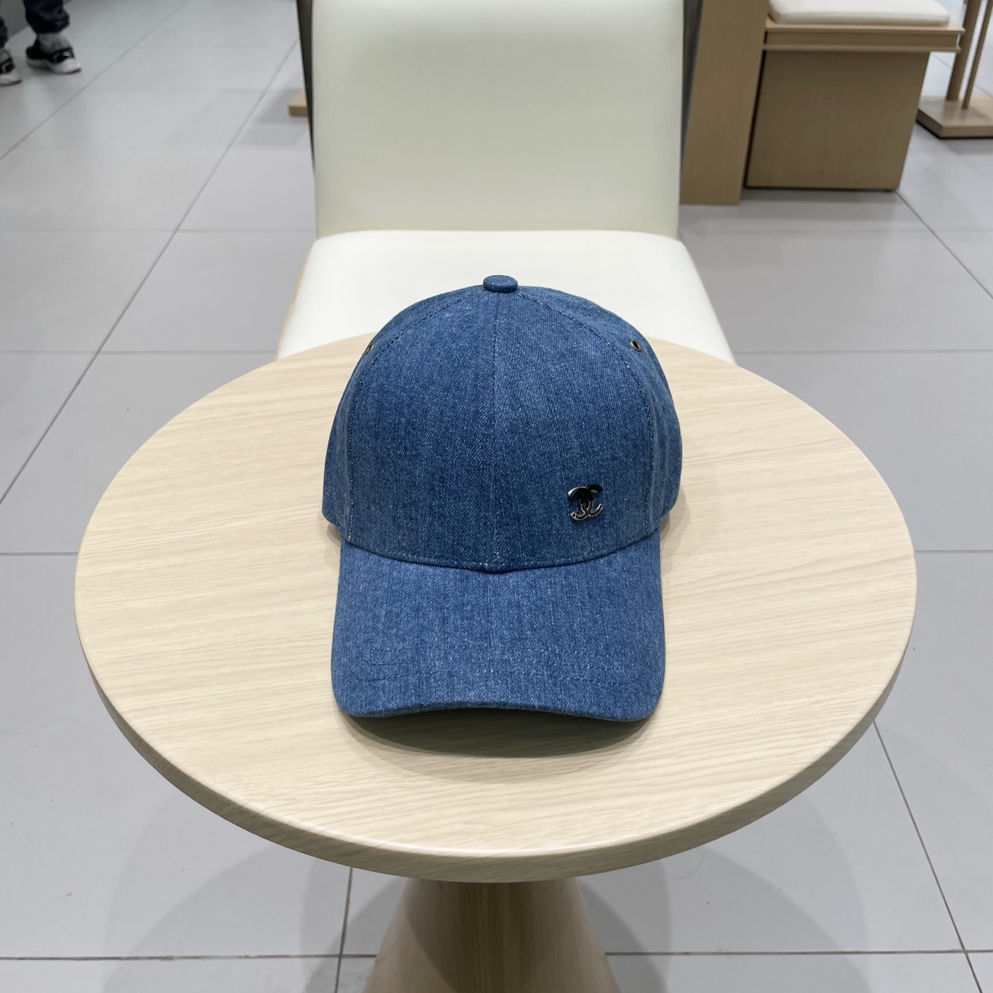 NO:224354,Chanel CHANEL new product denim baseball cap, small scent logo classic simple, fashionable and casual design running new product hat straw hat fisherman hat baseball cap knit hat, hat, chanel, chanel, espadrilles, hats19860909香奈儿CHANEL 新品牛仔棒球帽,小香logo经典简约,时尚休闲设计 跑量新品帽子草帽渔夫帽棒球帽针织帽,帽子,chanel,chanel,espadrilles,hats,hat