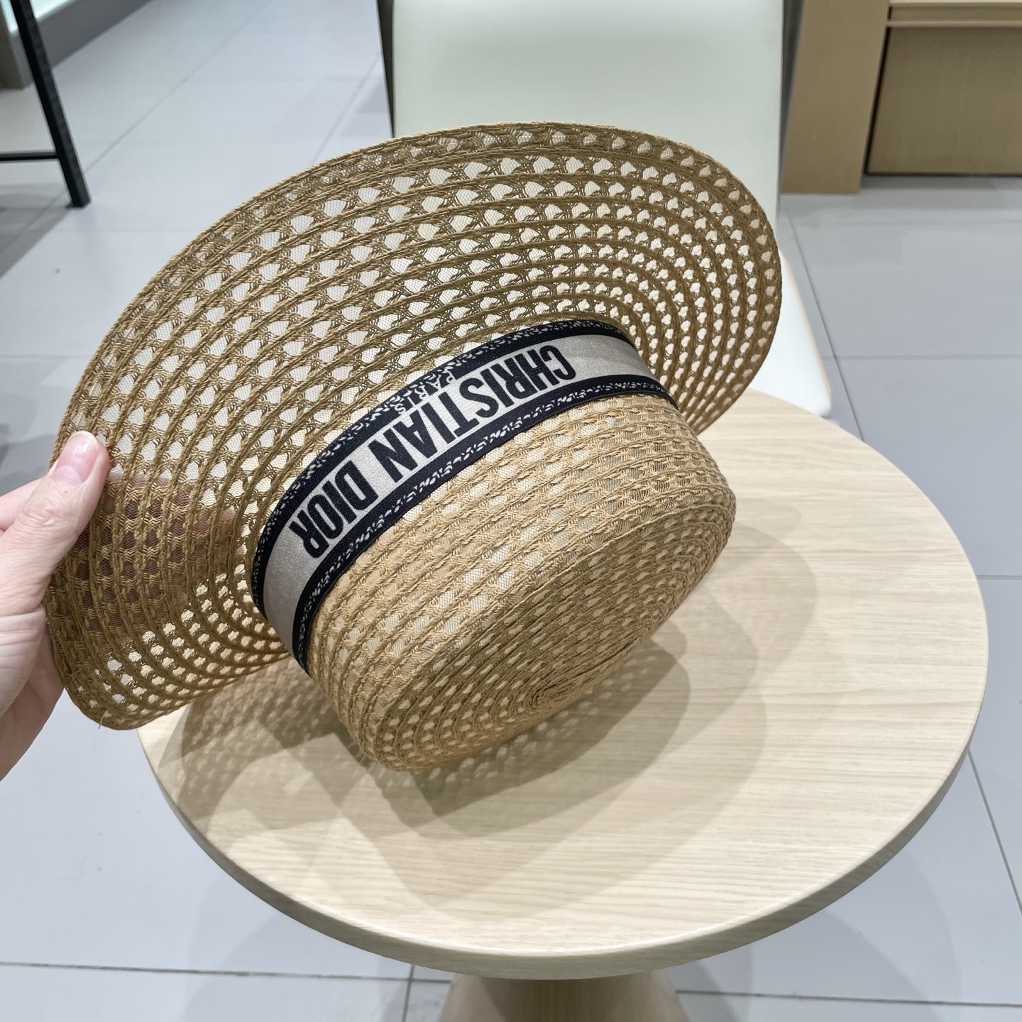  Dior迪奥2025新款镂空平顶草帽，头围57cm 黑  卡其 2色