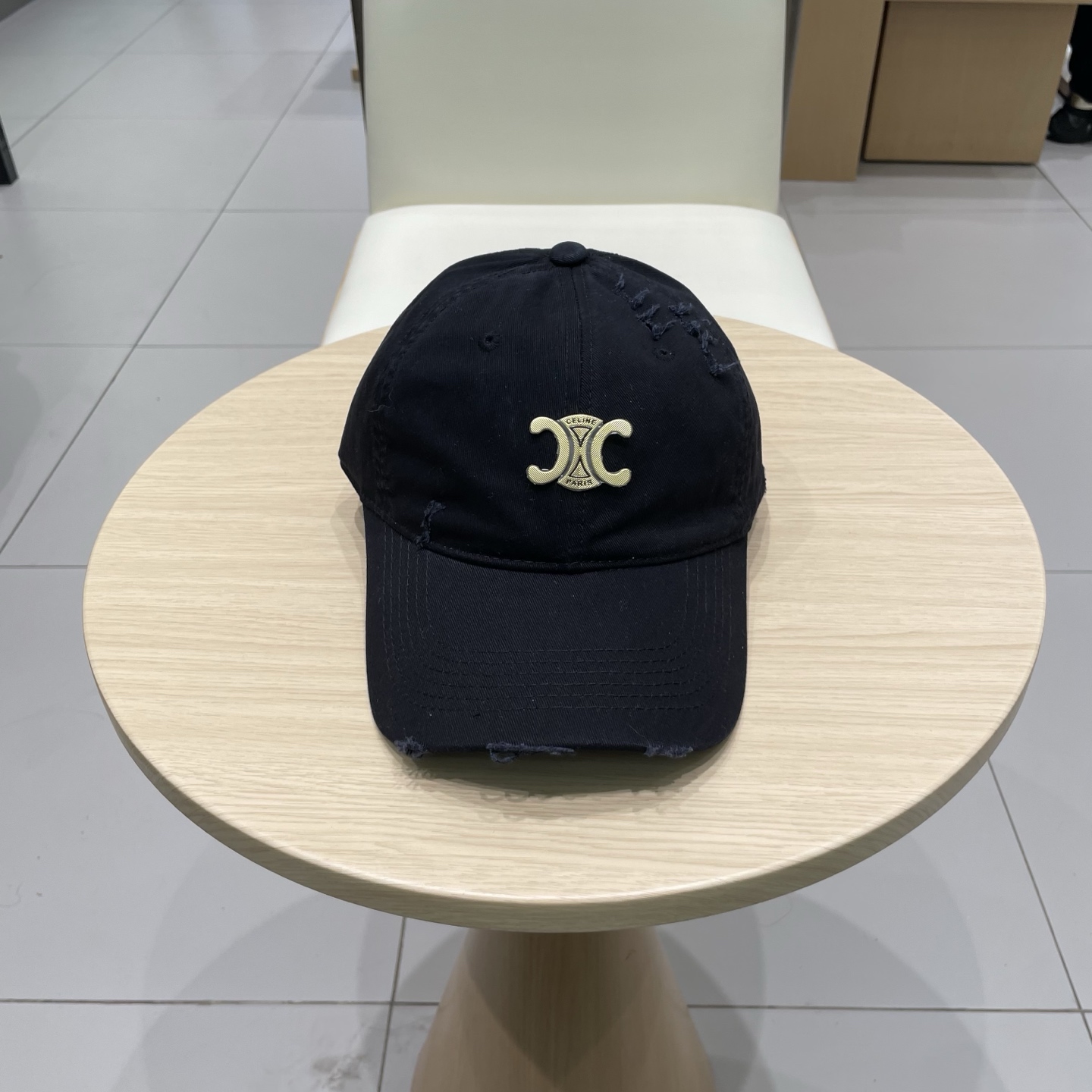 NO:224363,CELINE New baseball cap logo is smaller, last, all the hot-selling counters are light and breathable, perfect version, original quality, exclusive physical shot, suitable for men and women!  Hat Straw Hat Fisherman Hat Baseball Hat Knitted Hats, Hats, Celine, espadrilles, hats19860909CELINE 塞琳 新款 棒球帽  logo比较小一点 楦型 通通不一专柜热卖款轻盈透气 完美版型,原厂品质,独家实物拍摄,男女适用！帽子草帽渔夫帽棒球帽针织帽,帽子,celine,espadrilles,hats,hat