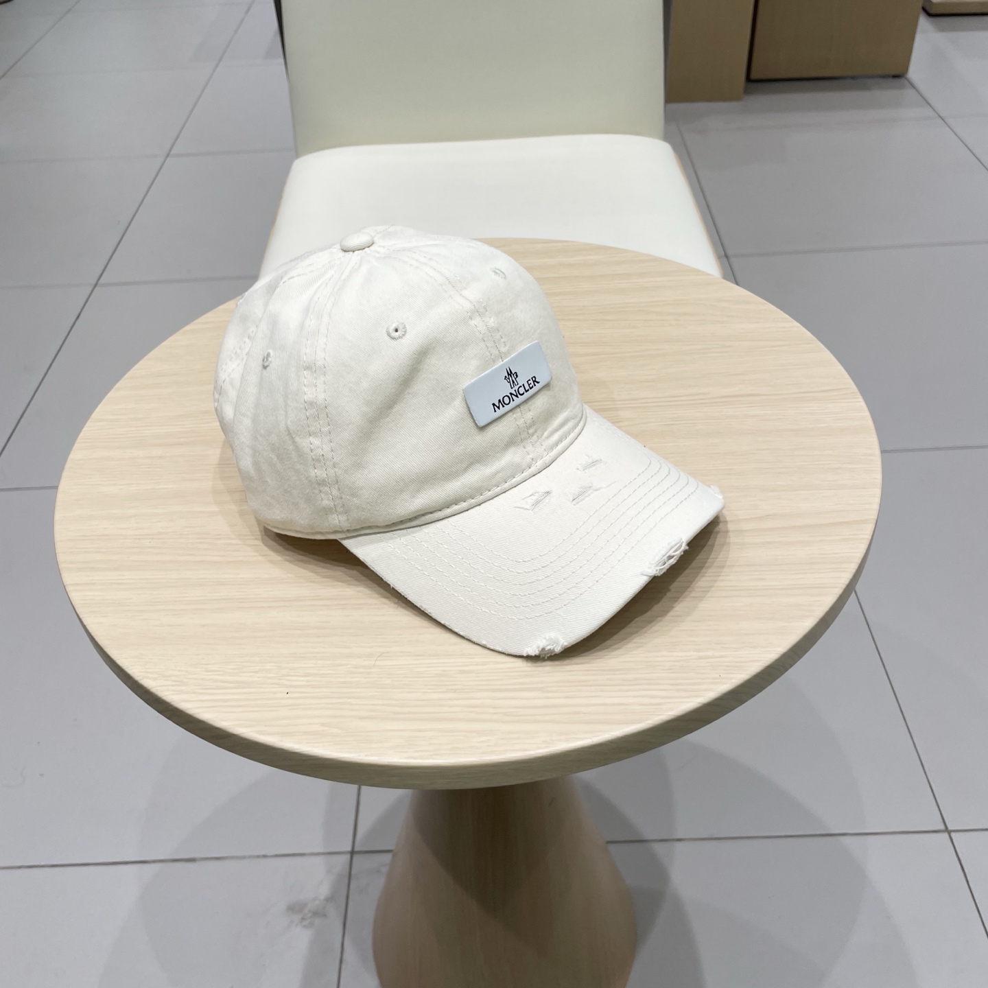  春夏新款 蒙口MONCLER棒球帽，年轻时尚潮人穿搭色系，视觉效果超强，立体字母，好看有质感！