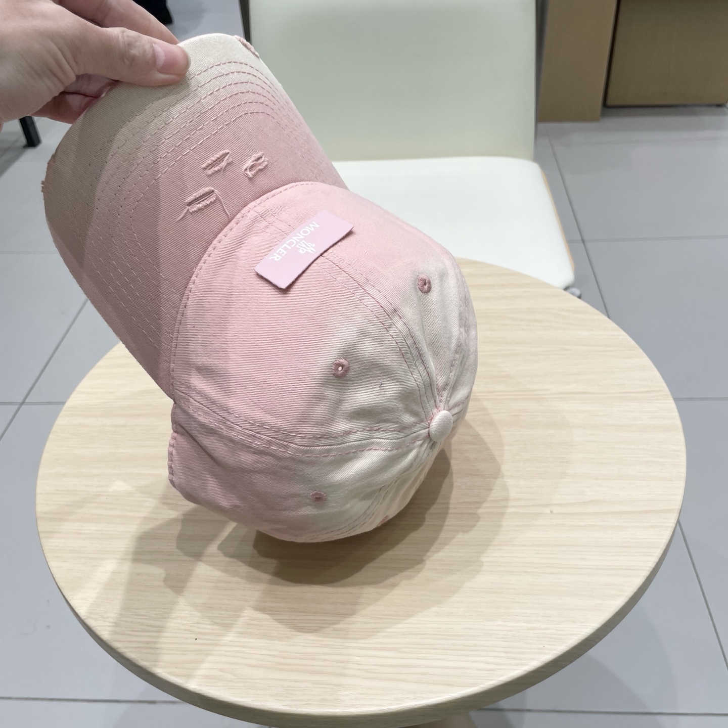  春夏新款 蒙口MONCLER棒球帽，年轻时尚潮人穿搭色系，视觉效果超强，立体字母，好看有质感！