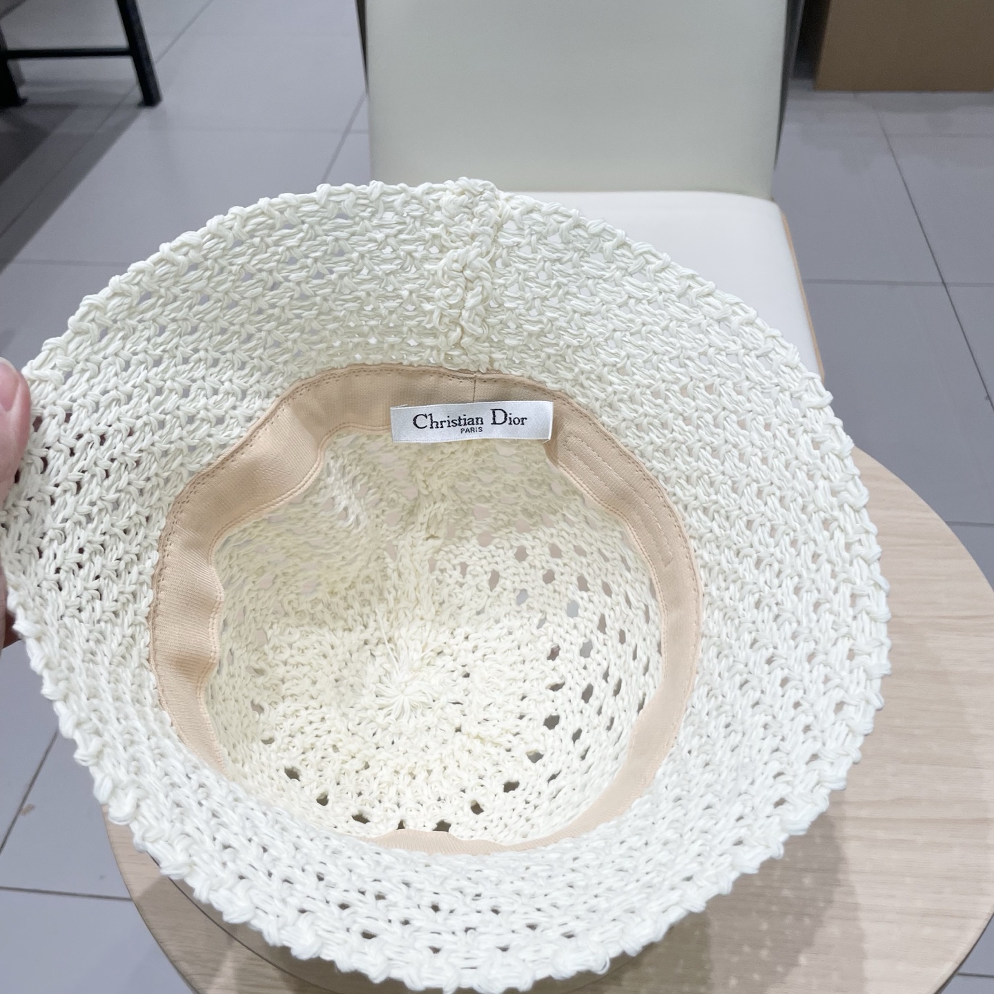  迪奥DIOR简约针织纯色渔夫帽女春夏镂空透气休闲盆帽显脸小遮阳水桶帽
