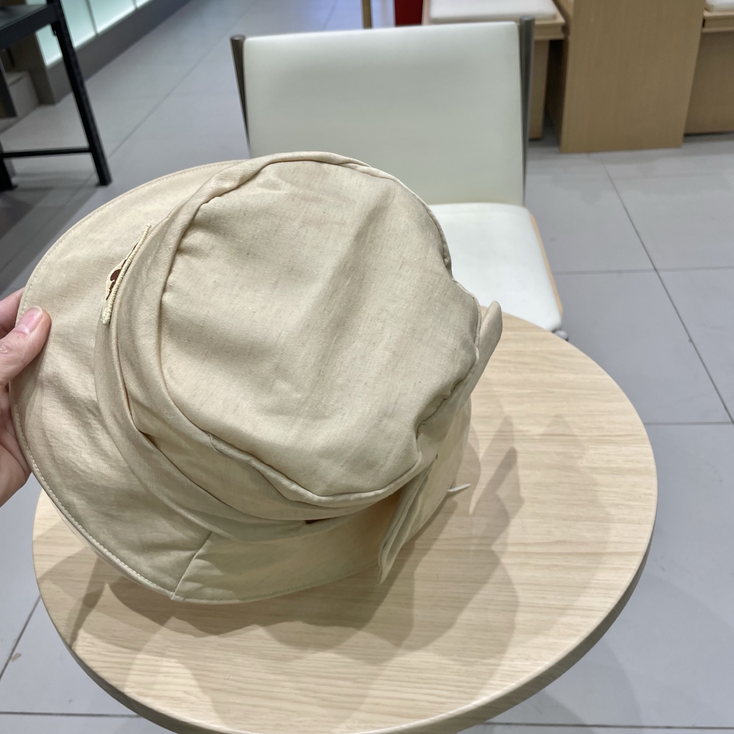 Prada普拉达渔夫帽，头围57cm