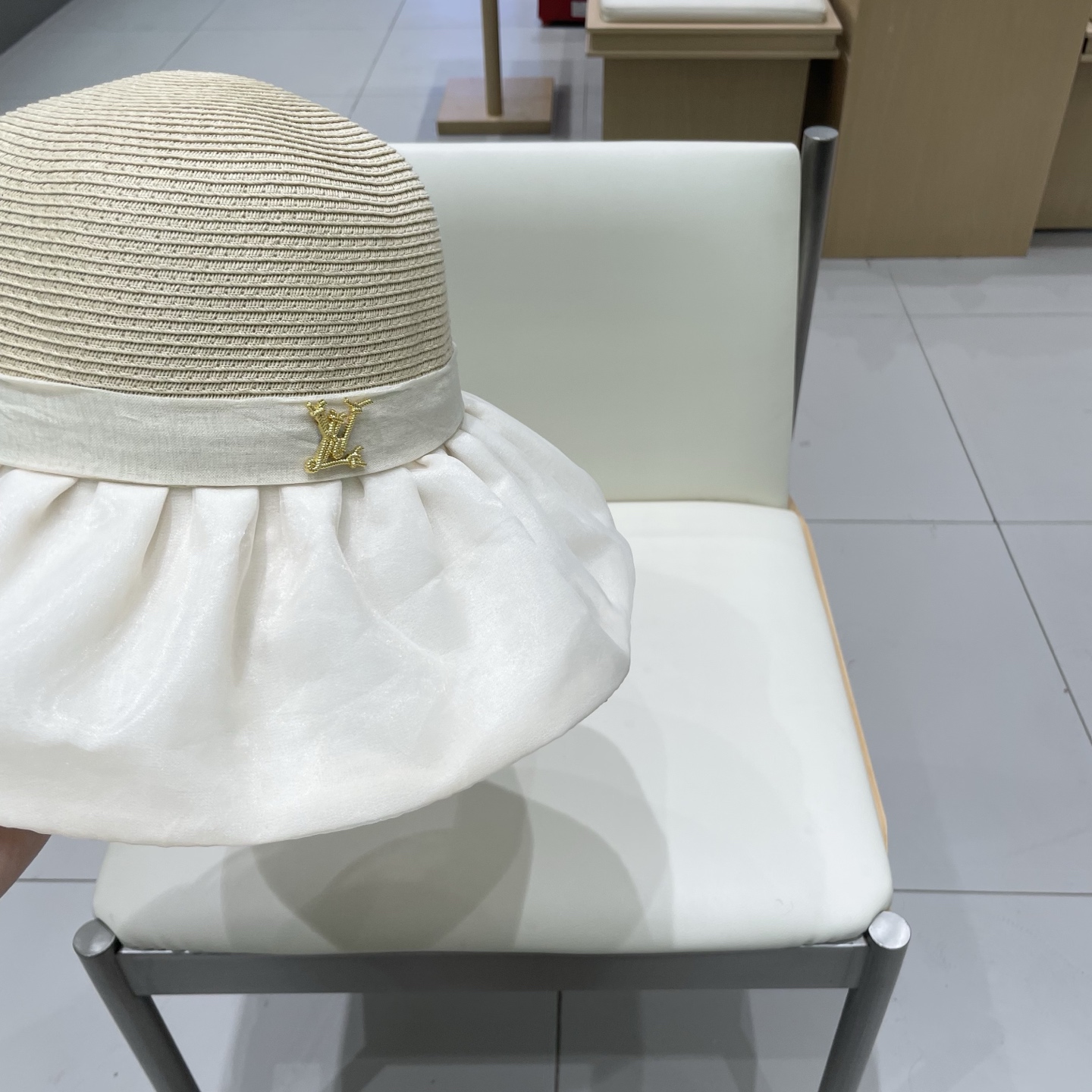  路易威登lVLouisVuitton春夏欧根纱大蝴蝶结草帽遮阳帽女可折叠蝴蝶结优雅出游度假渔夫帽