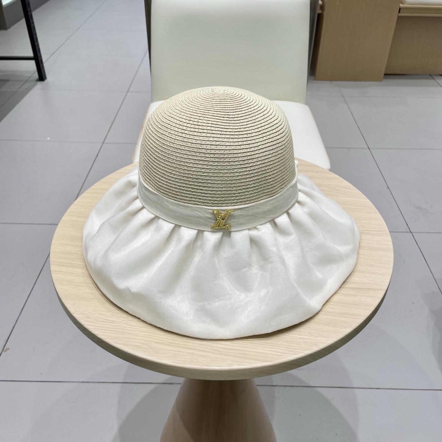  路易威登lVLouisVuitton春夏欧根纱大蝴蝶结草帽遮阳帽女可折叠蝴蝶结优雅出游度假渔夫帽